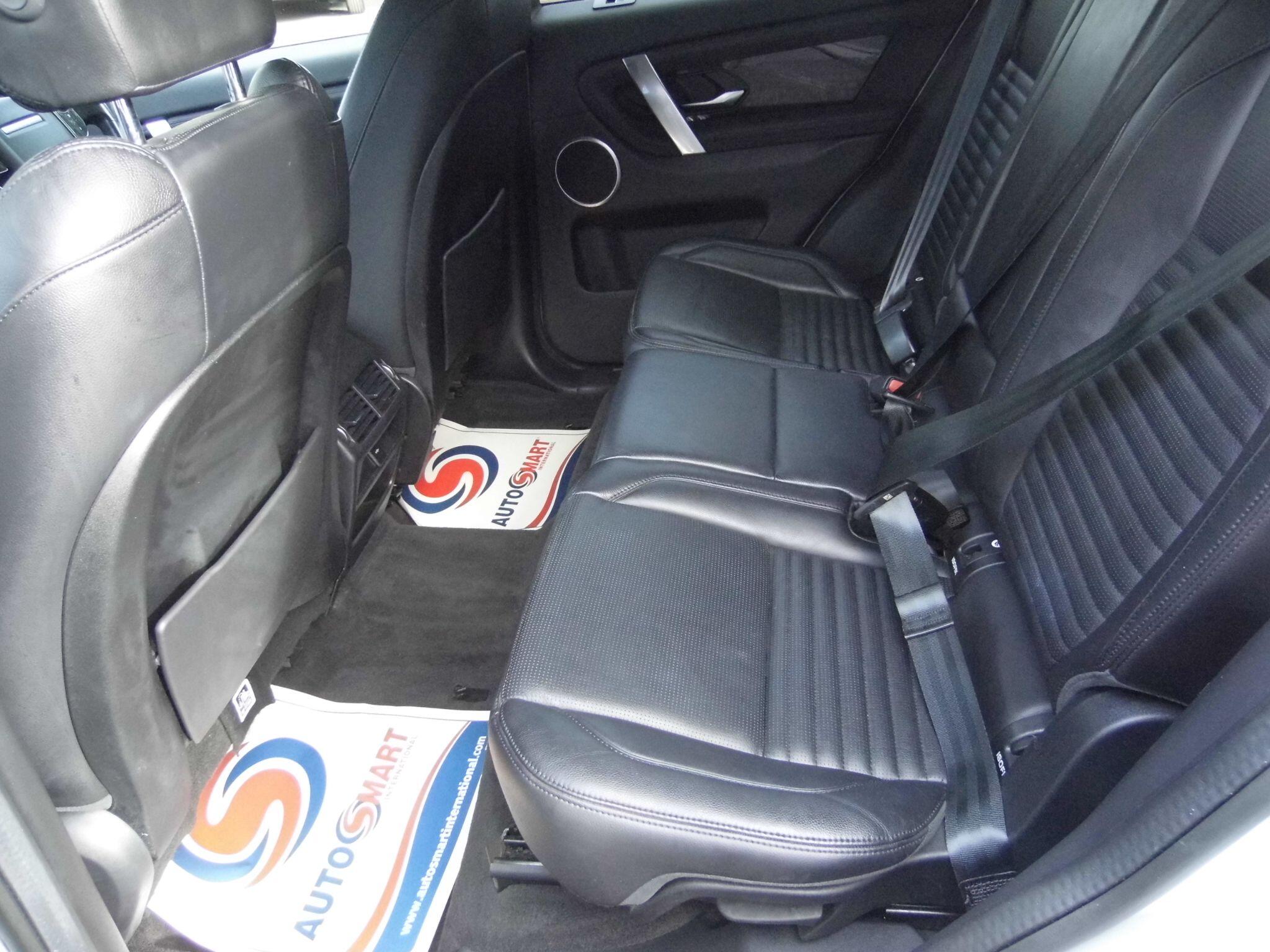 Land Rover Discovery Sport view 12
