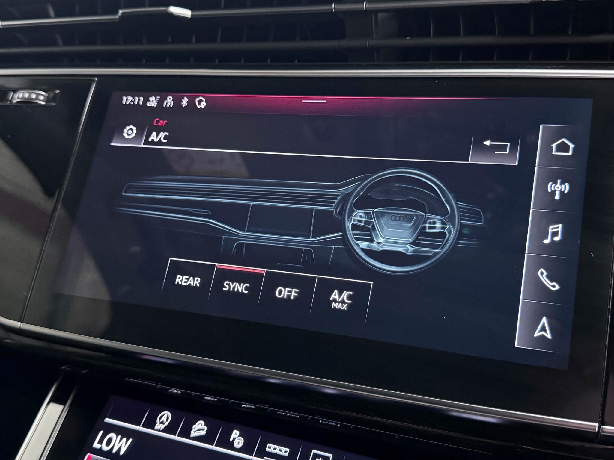 Audi Q7 view 48