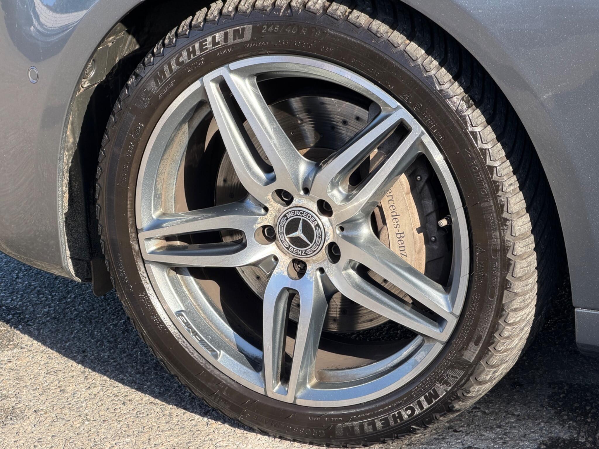 Mercedes-Benz E-Class view 57