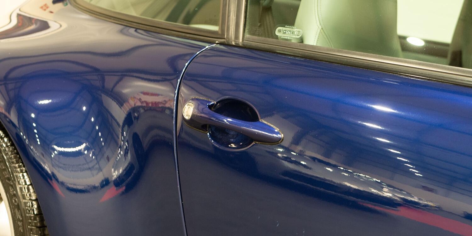 Porsche 911 view 40