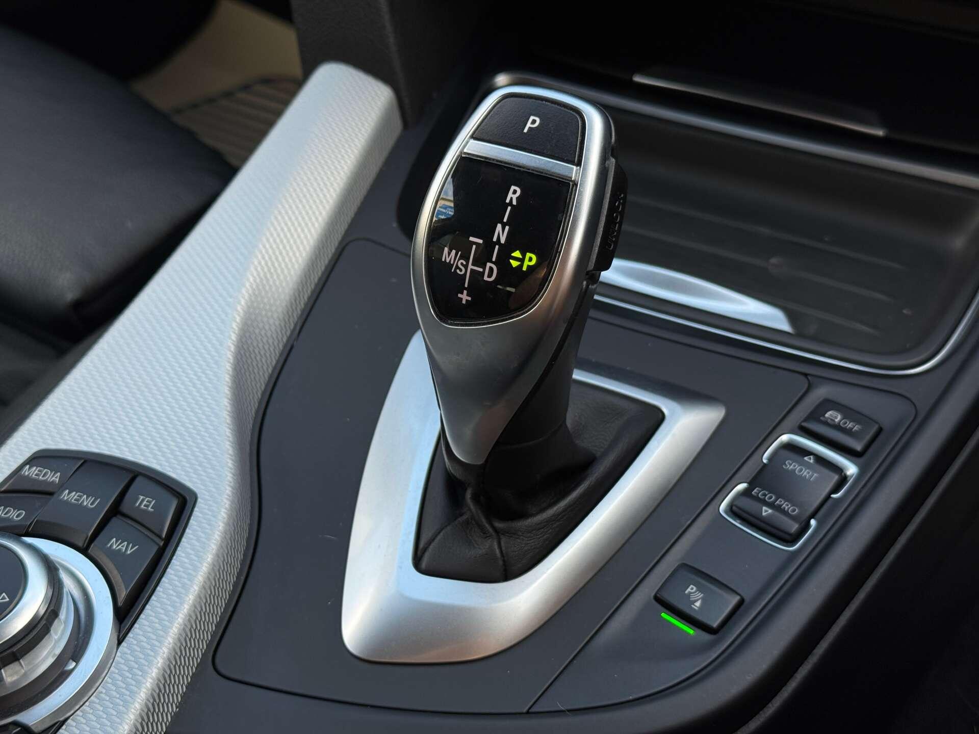BMW 3 Series view 38