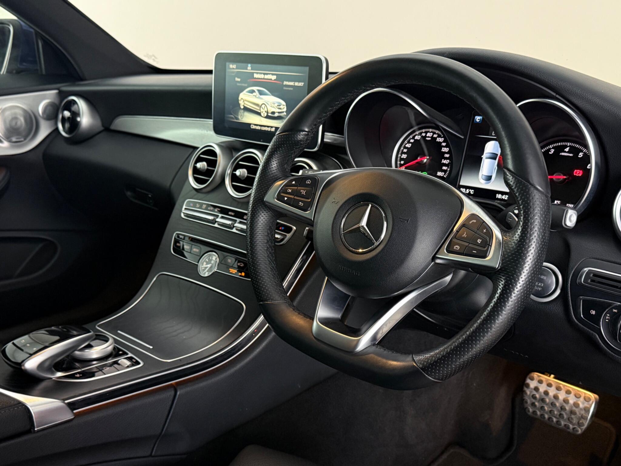 Mercedes-Benz C-Class view 3
