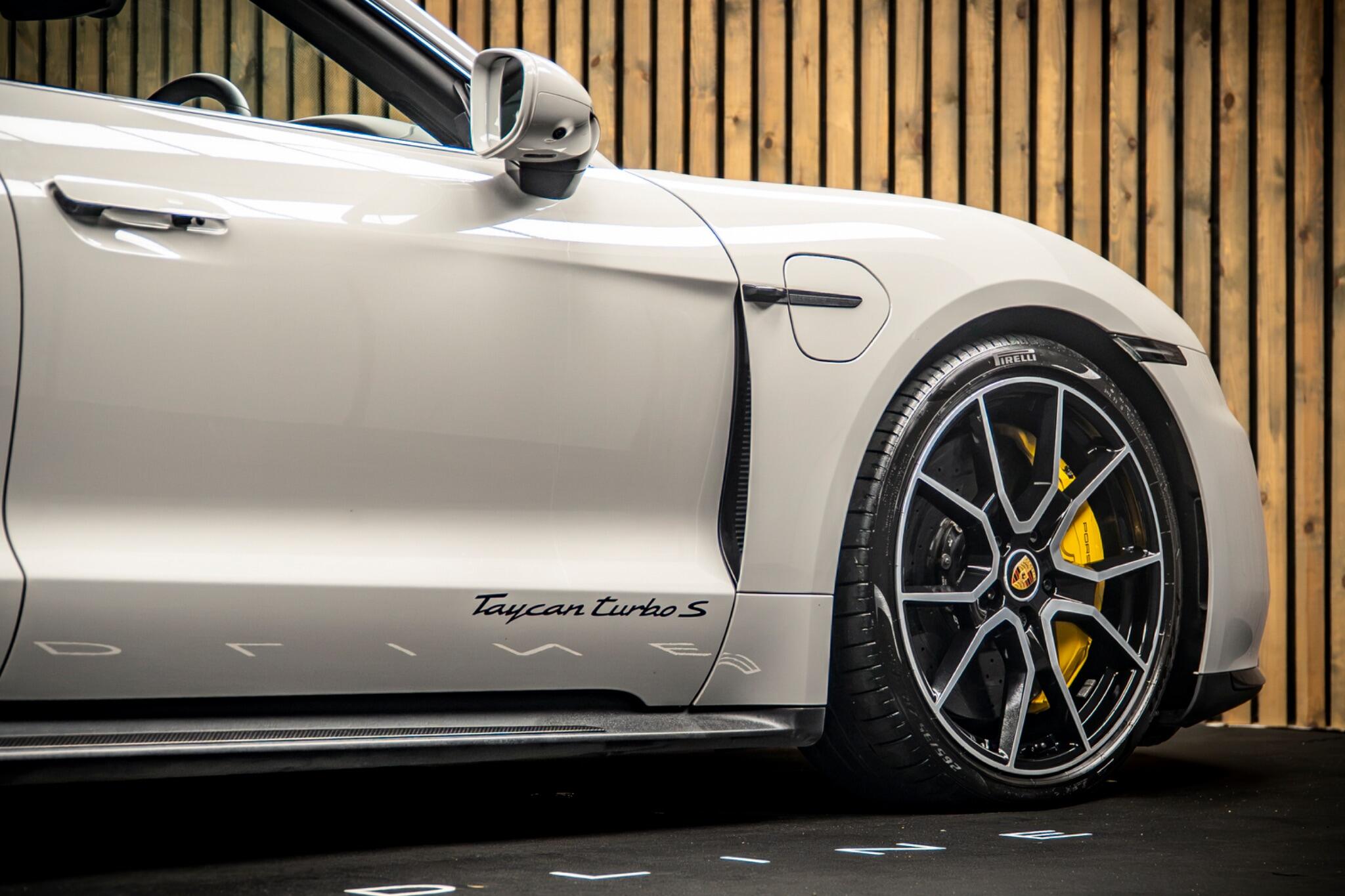 Porsche Taycan view 14