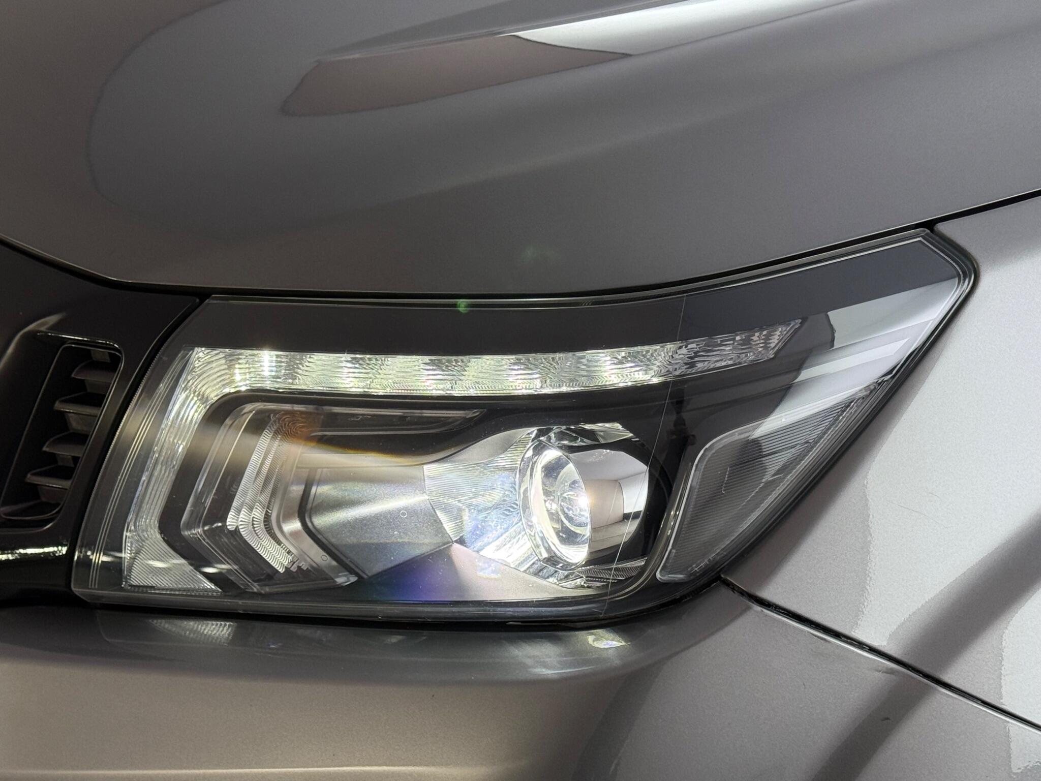 Nissan Navara view 13