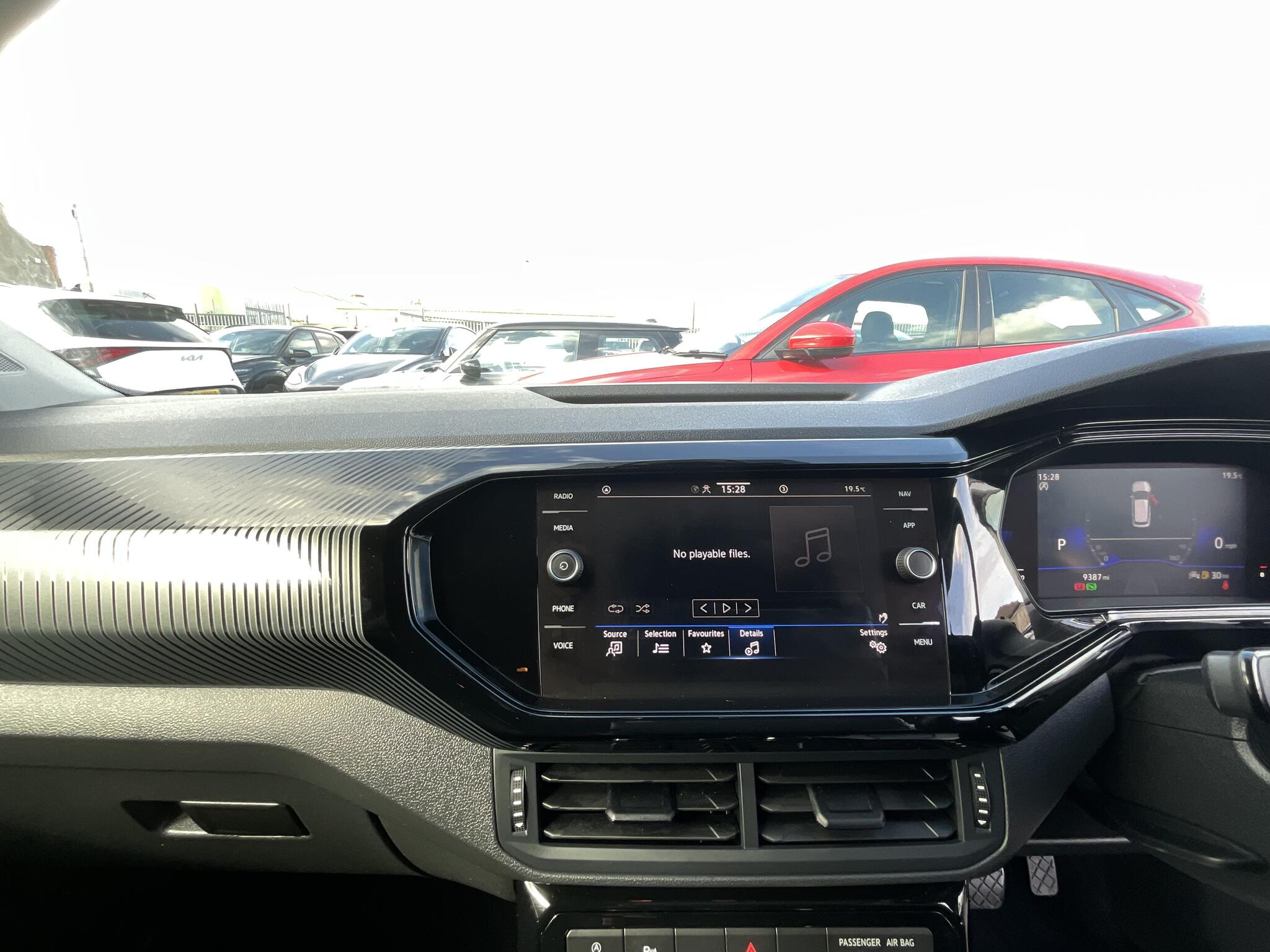 Volkswagen T-Cross view 24