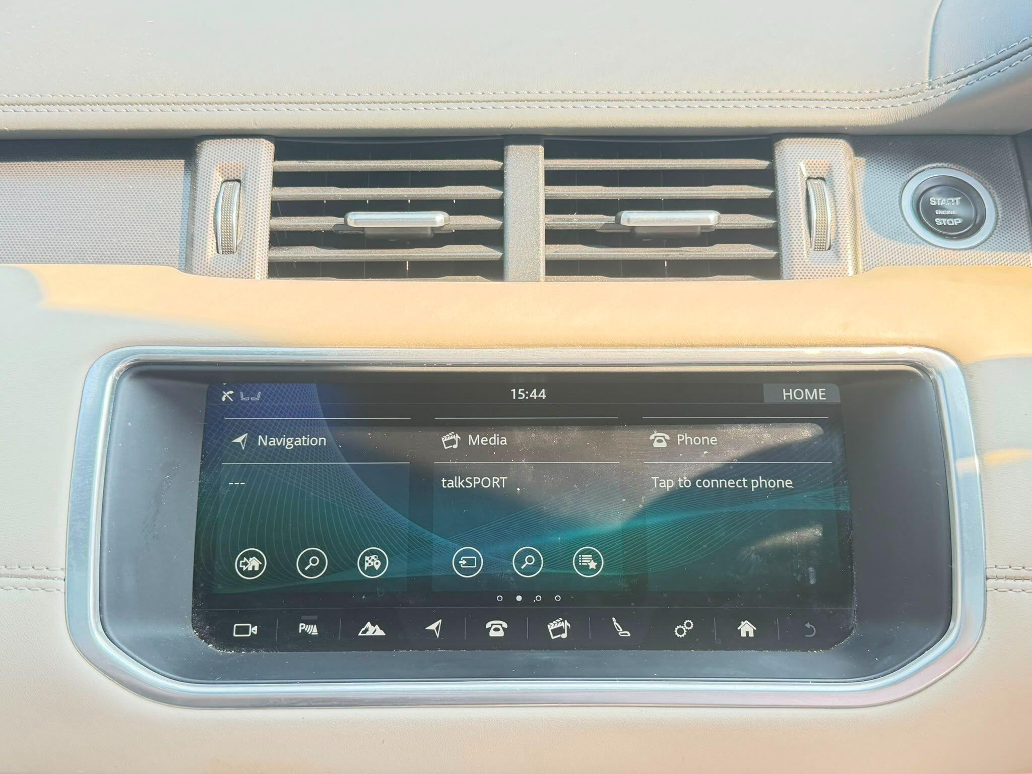 Land Rover Range Rover Evoque view 26