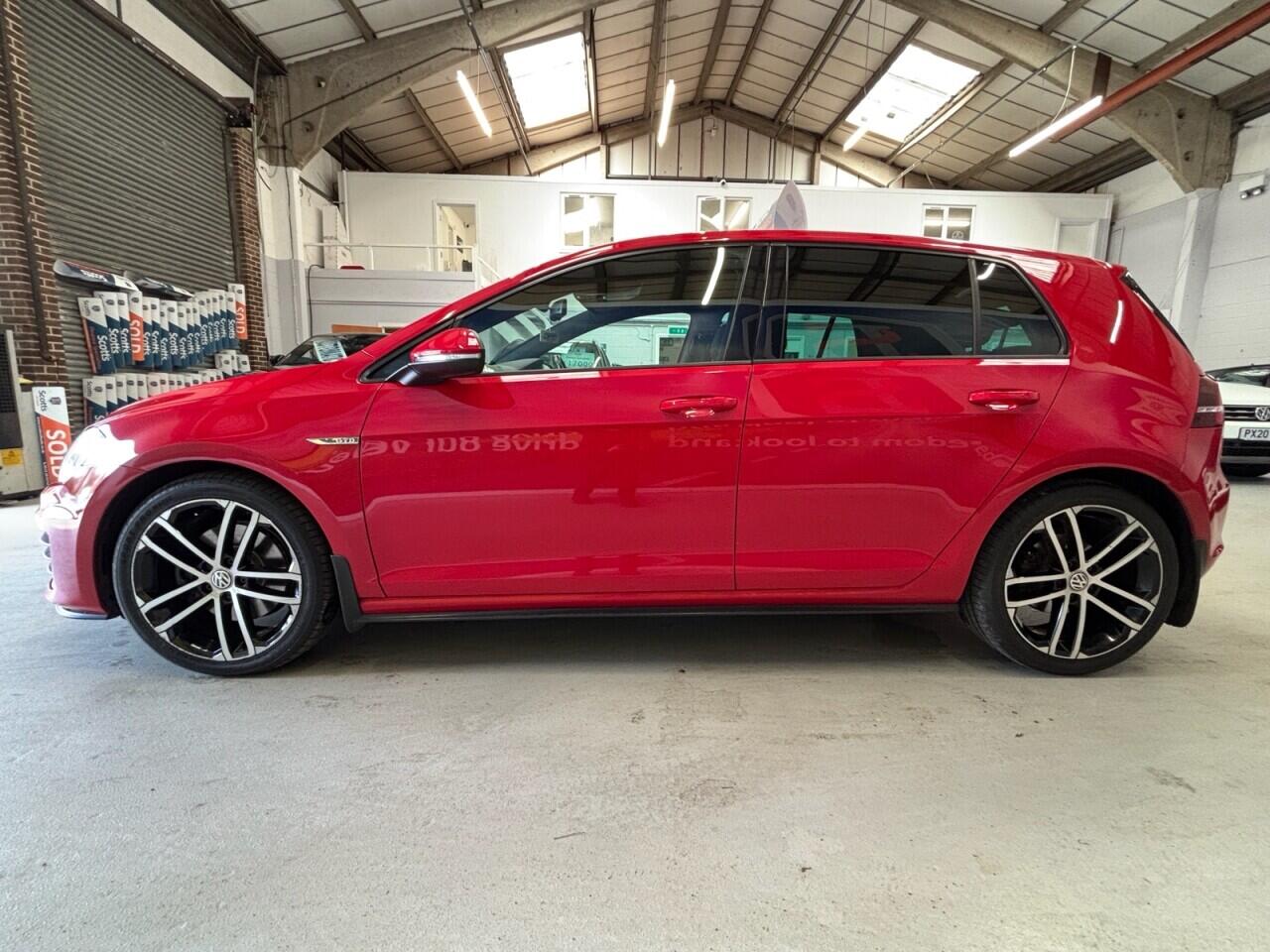 Volkswagen Golf view 8