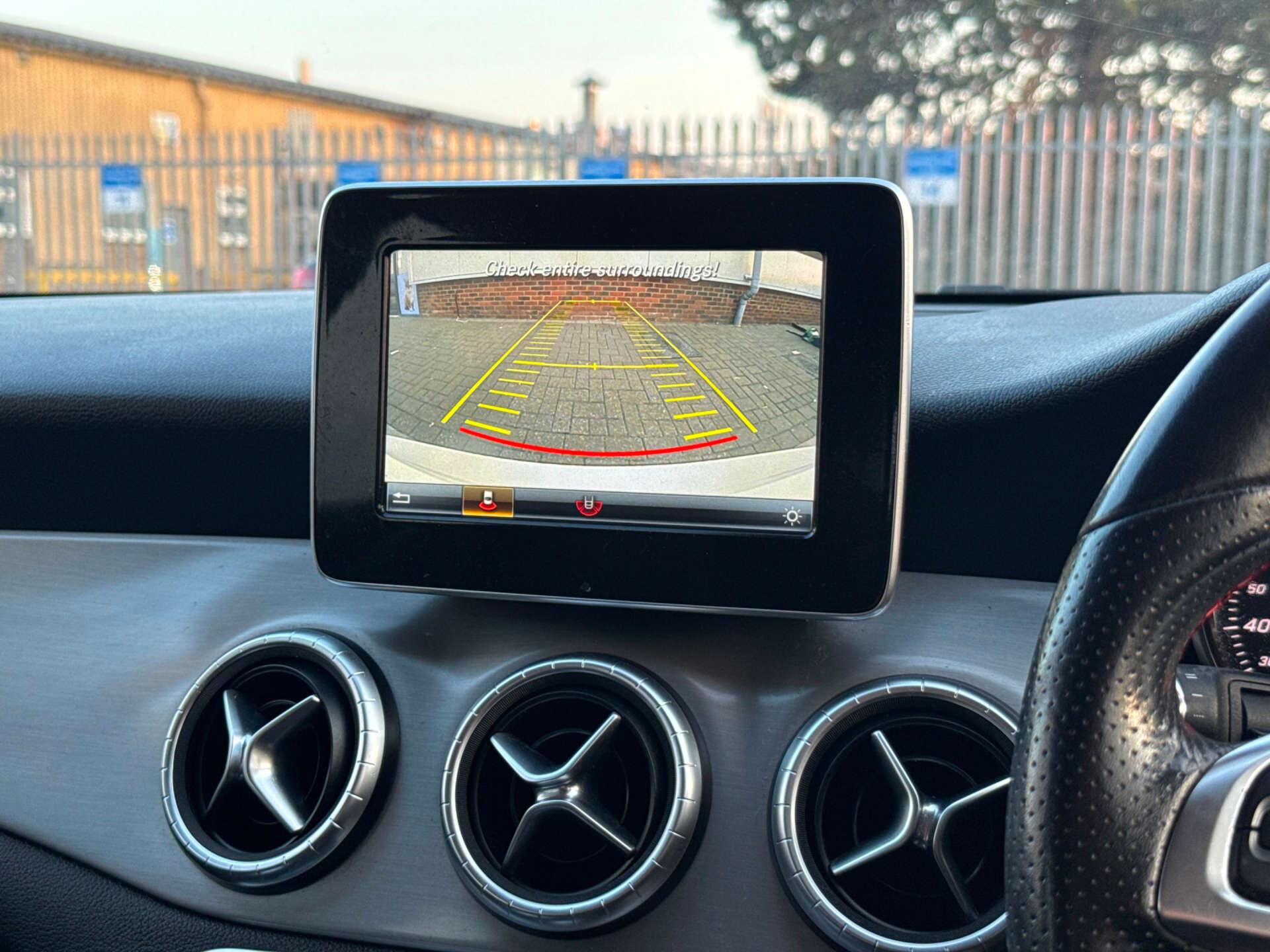 Mercedes-Benz Cla view 76