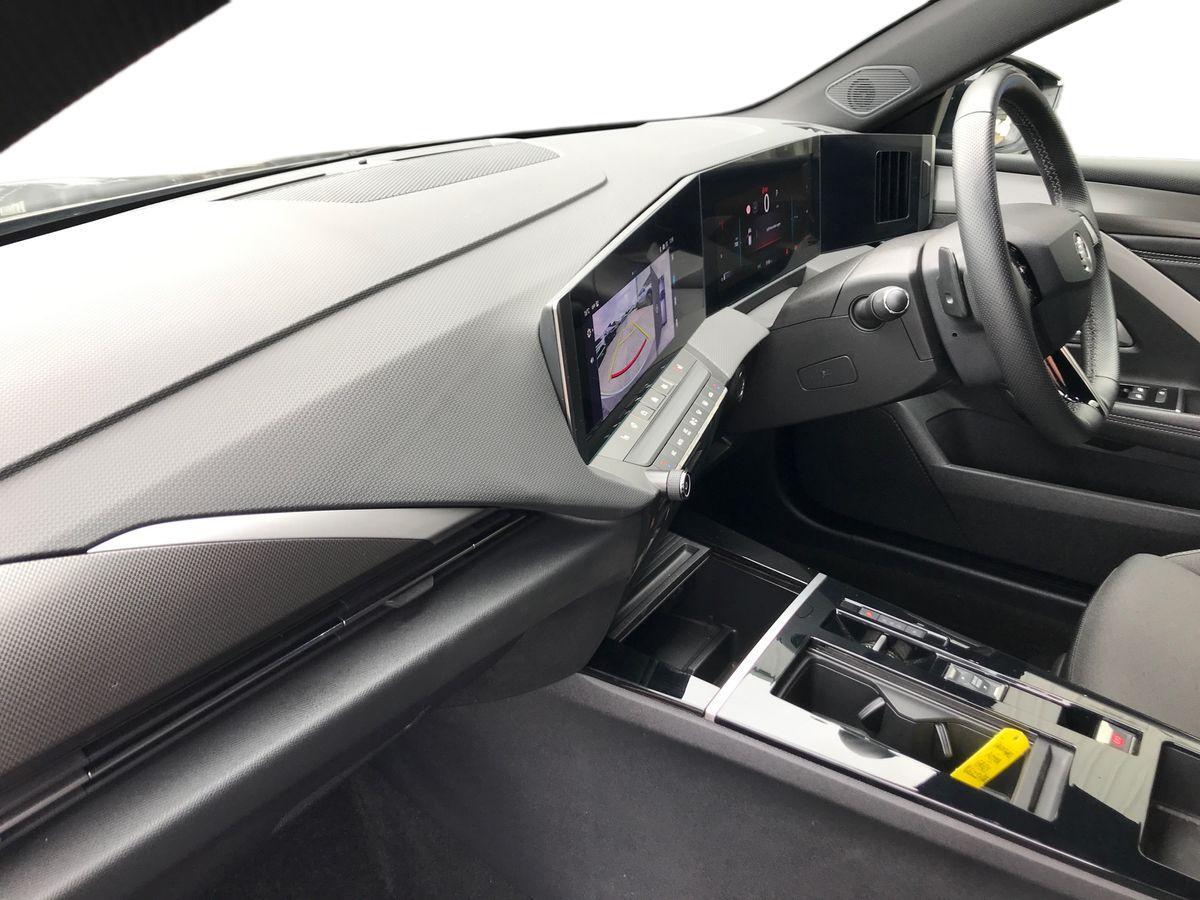 Vauxhall Astra view 5