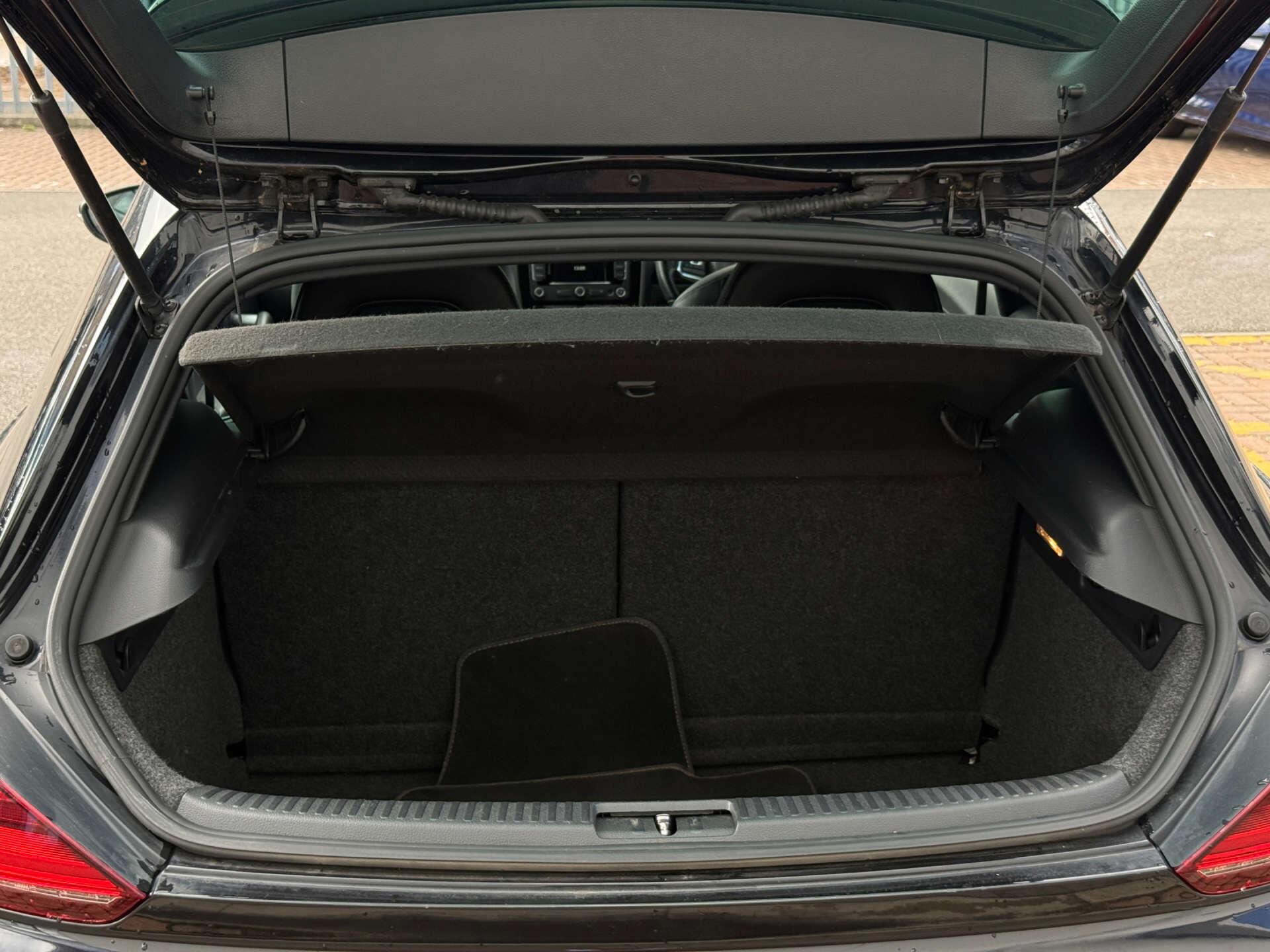 Volkswagen Scirocco view 24