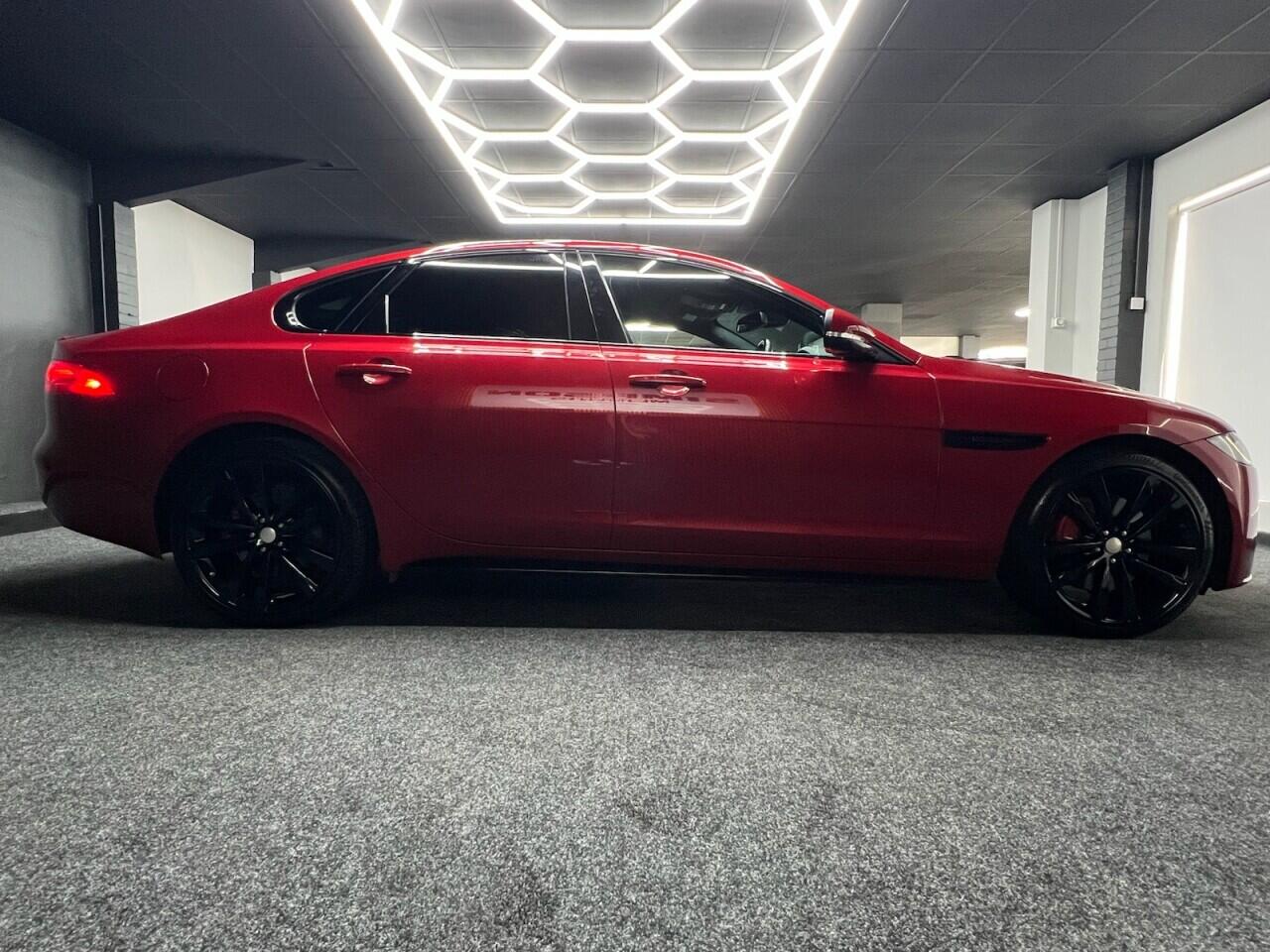 Jaguar XF view 15