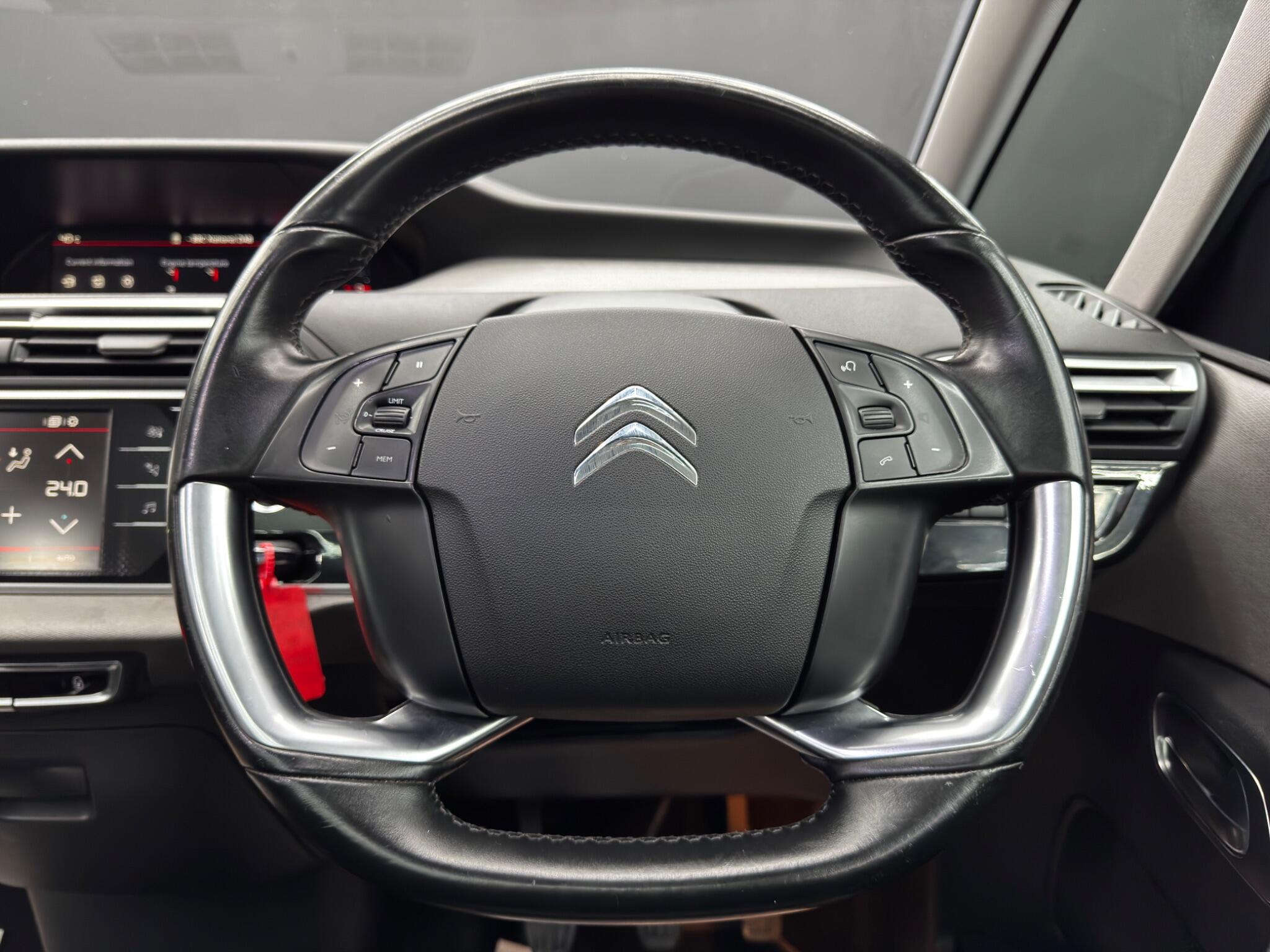 Citroen Grand C4 Spacetourer view 20
