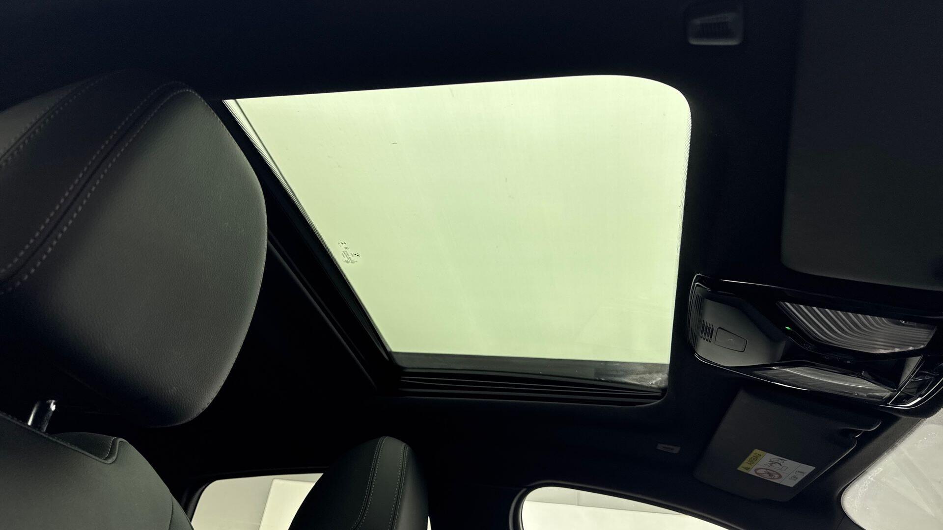 BMW i4 view 22