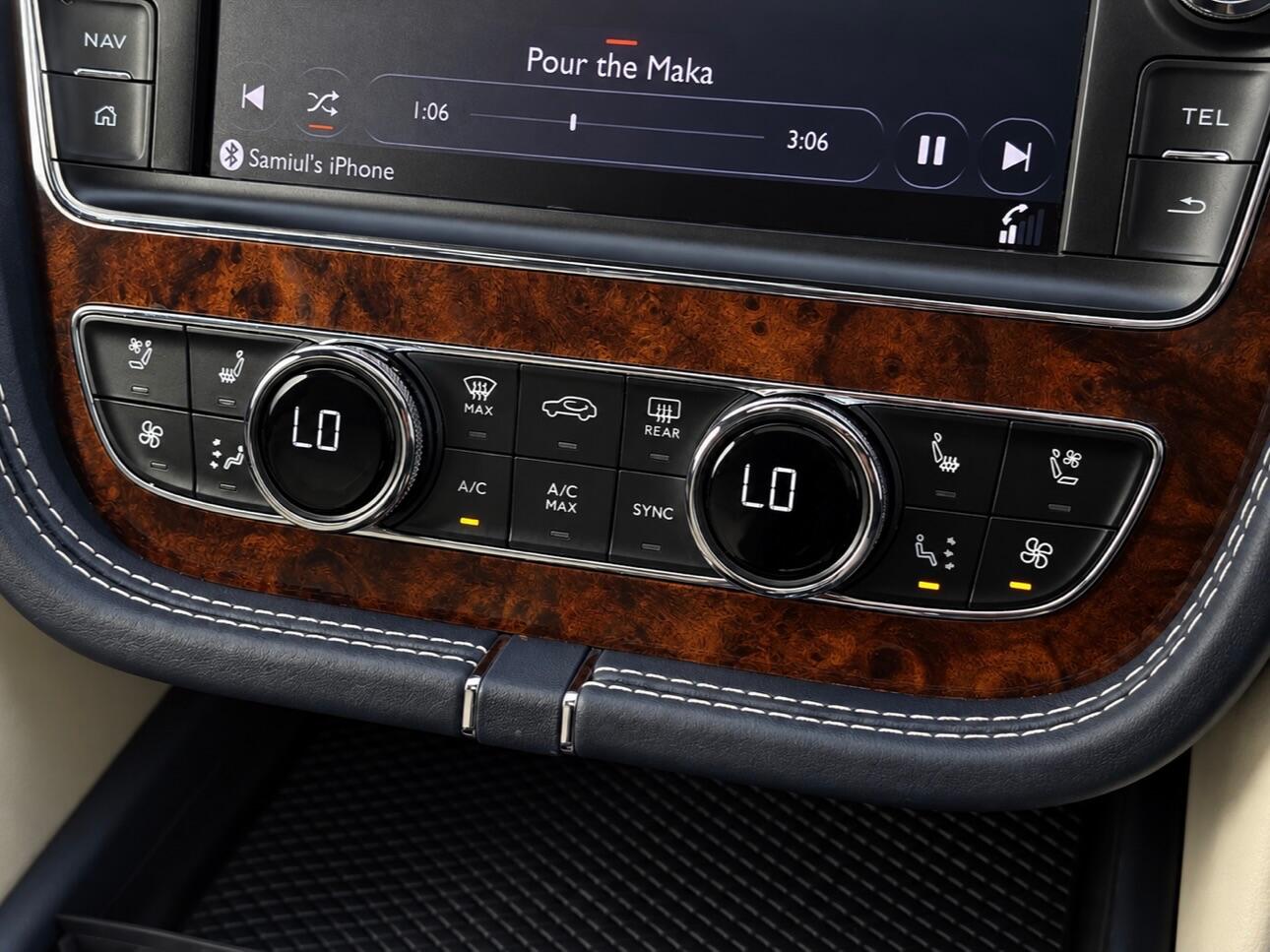 Bentley Bentayga view 55
