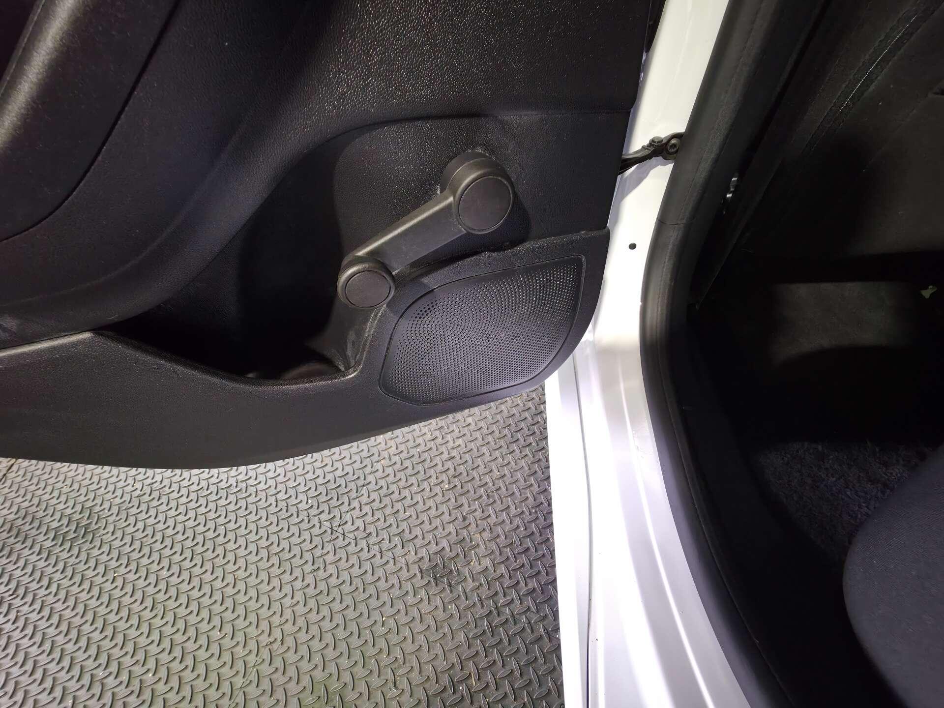 Ford Fiesta view 51