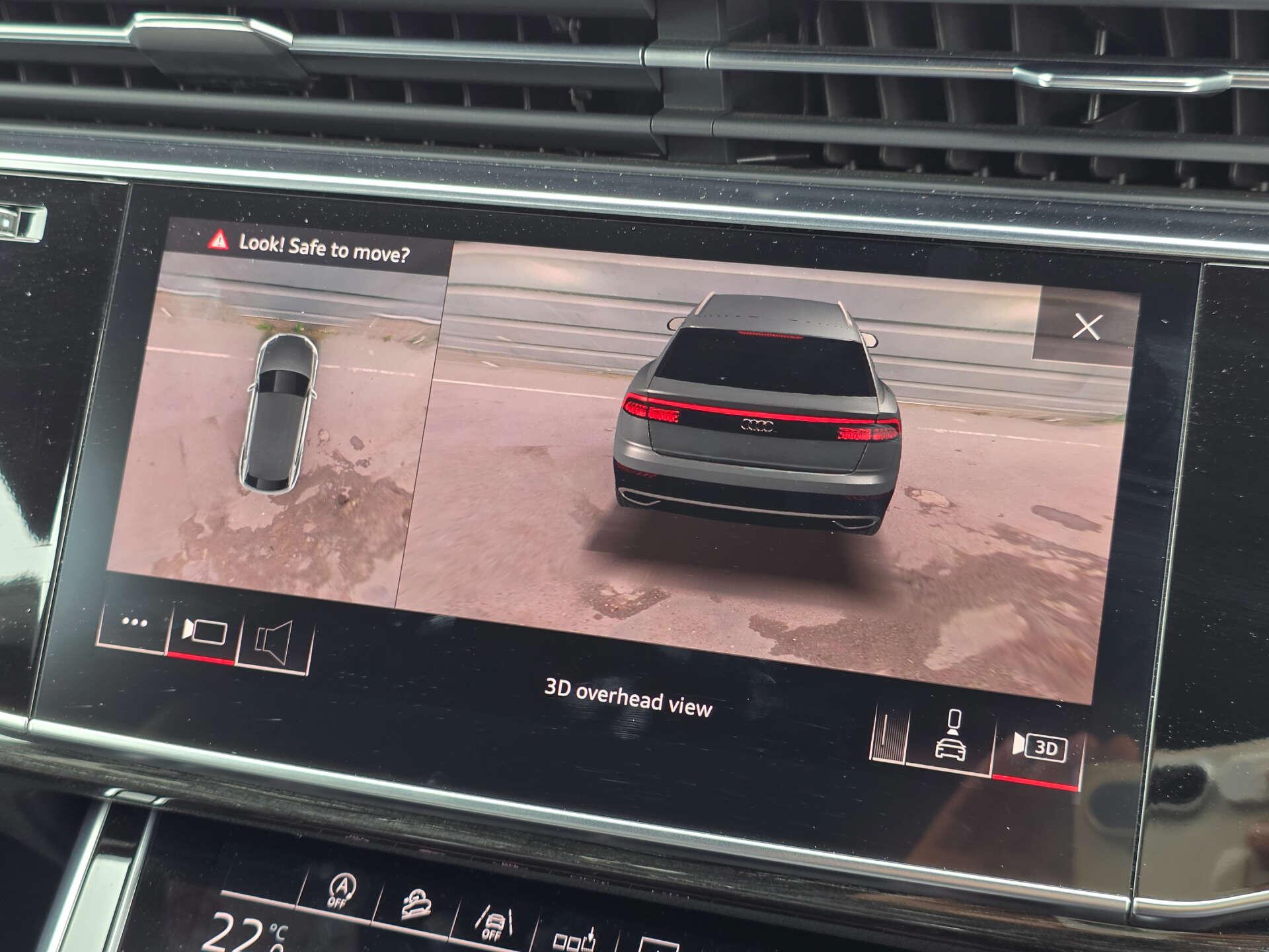 Audi Q8 view 32