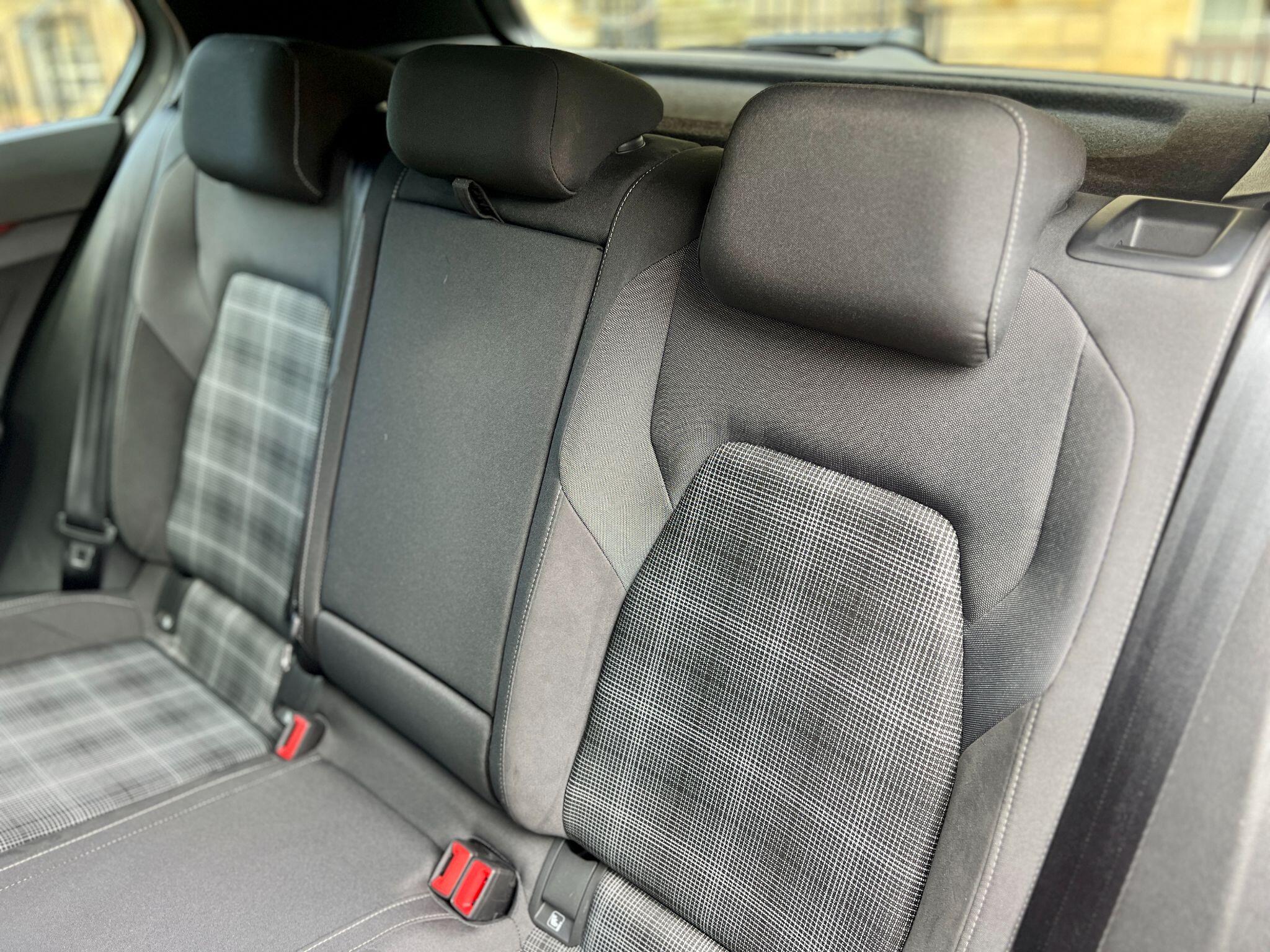 Volkswagen Golf view 26