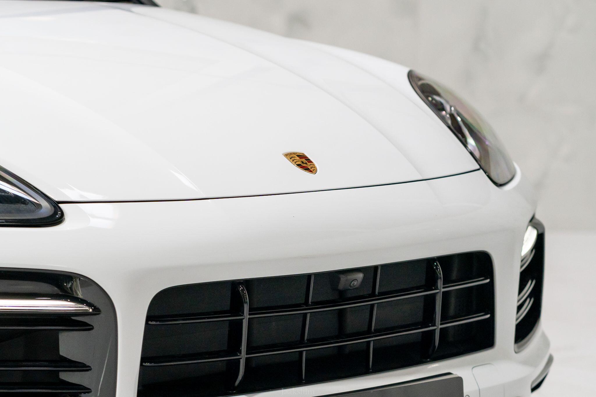 Porsche Cayenne view 41