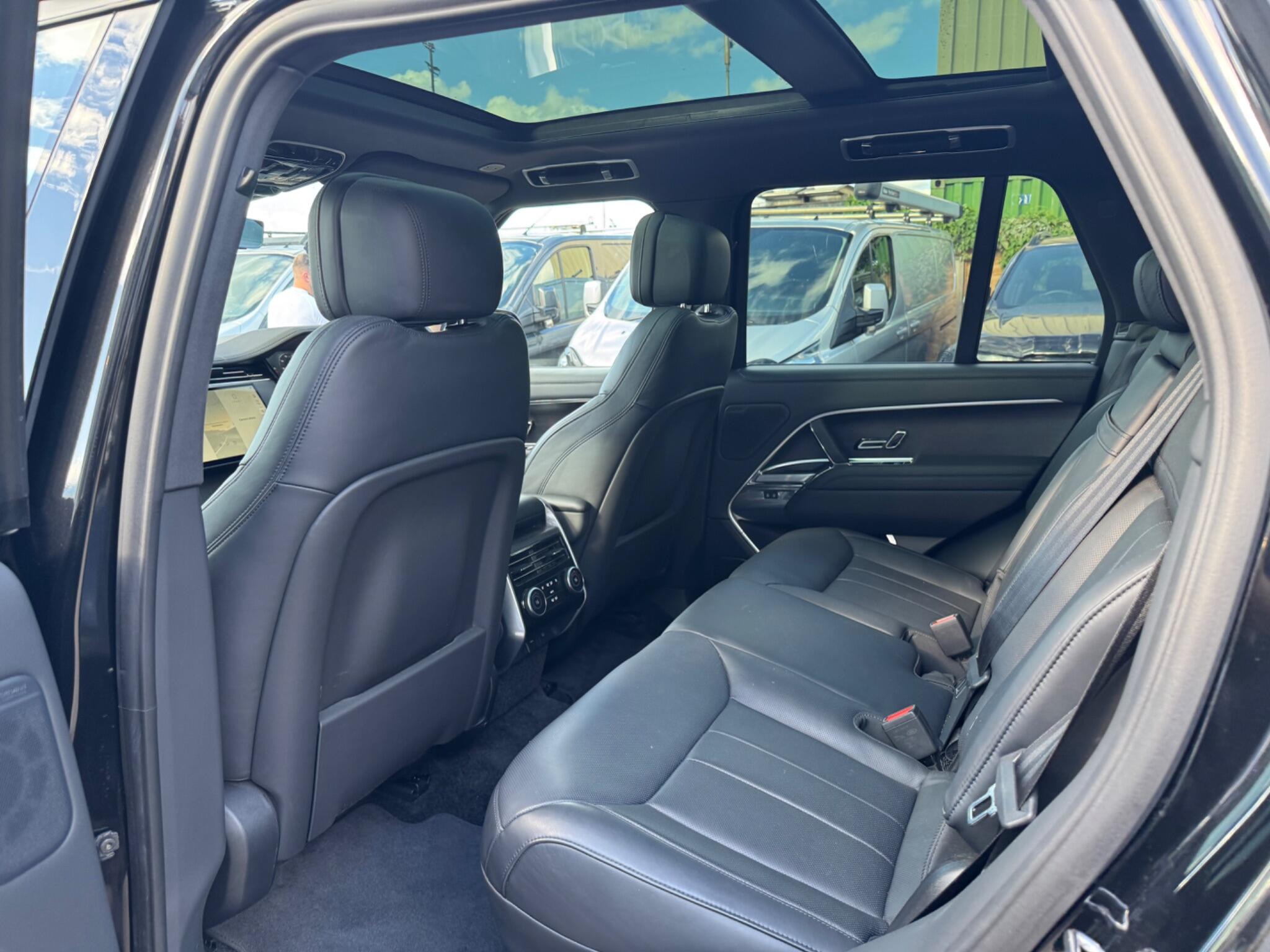 Land Rover Range Rover view 24