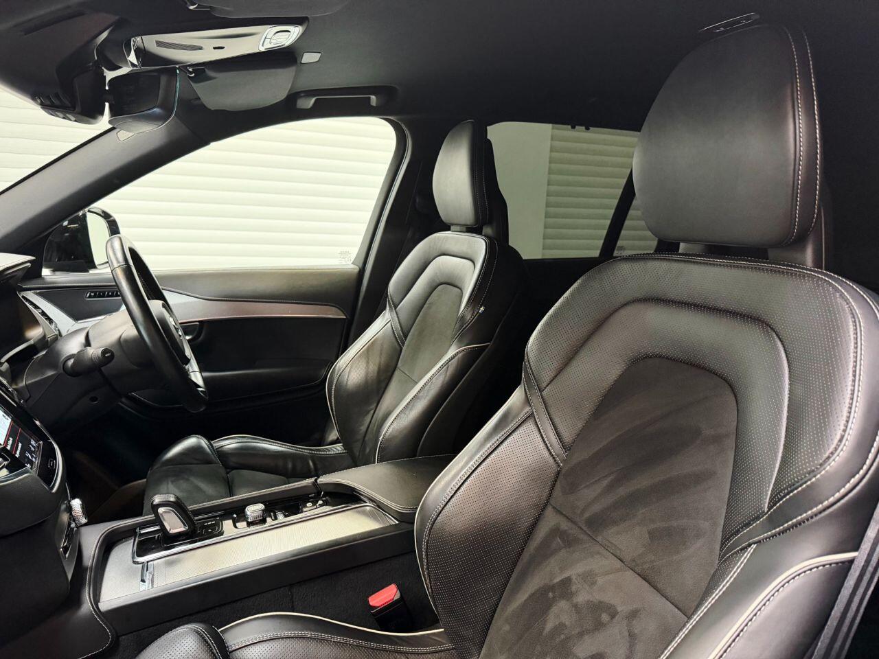 Volvo XC90 view 29