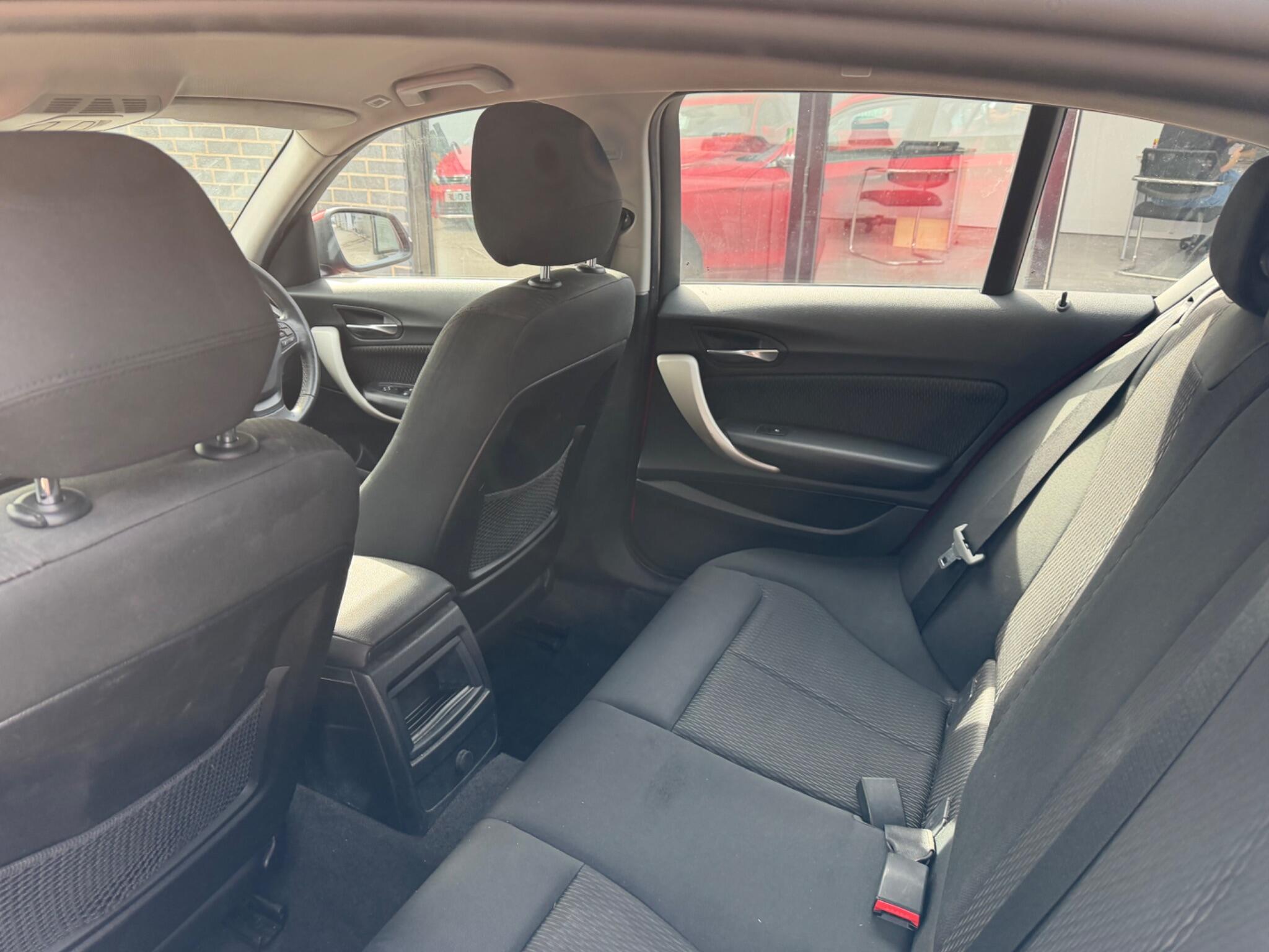 BMW 1 Series view 28