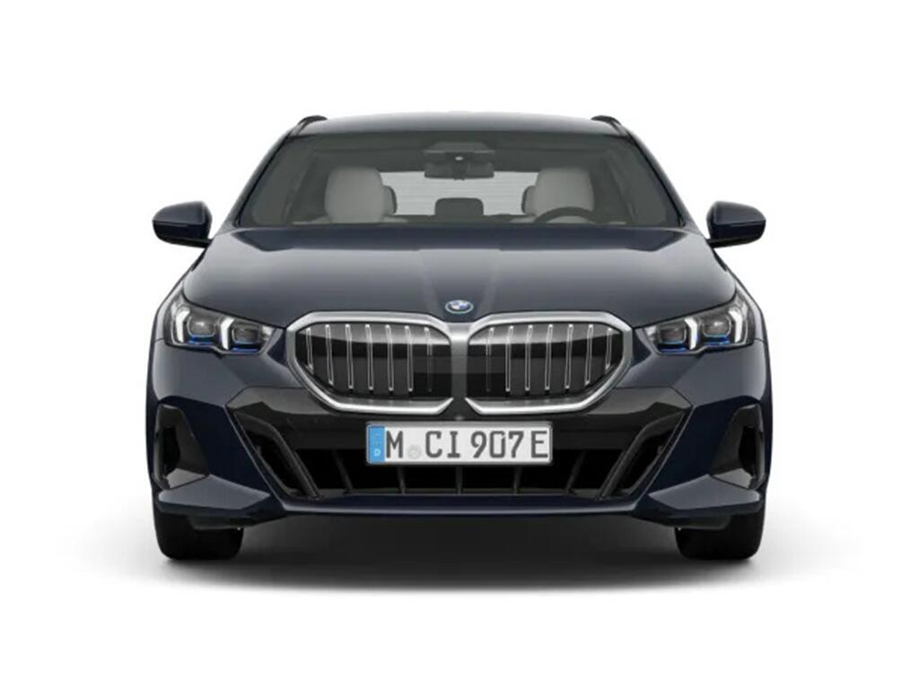 BMW 5 Series view 5