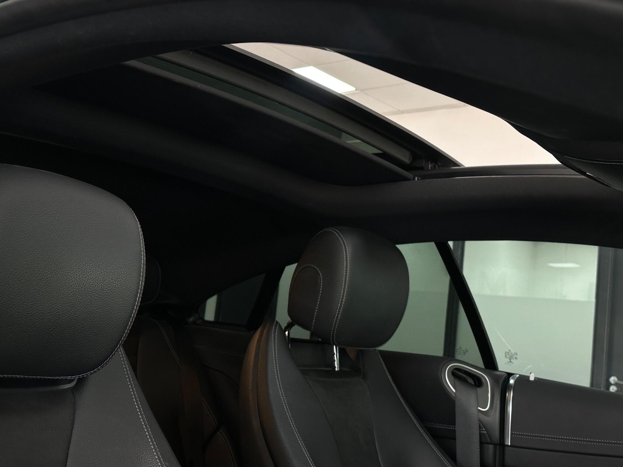 Mercedes-Benz E Class view 23