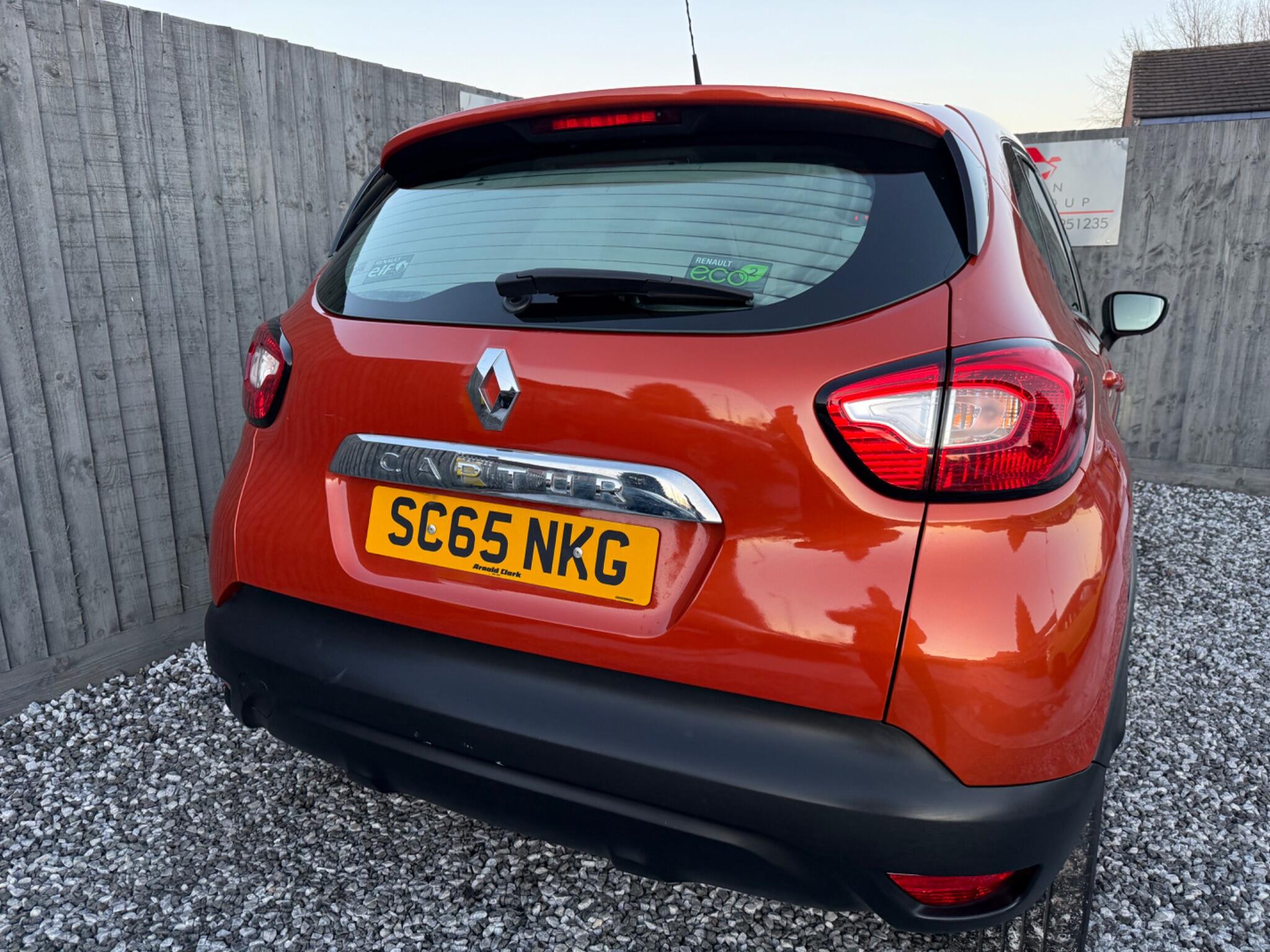 2015 Renault Captur 1.5 dCi ENERGY Dynamique Nav Euro 6 (s/s) 5dr • 90,890 miles image 10