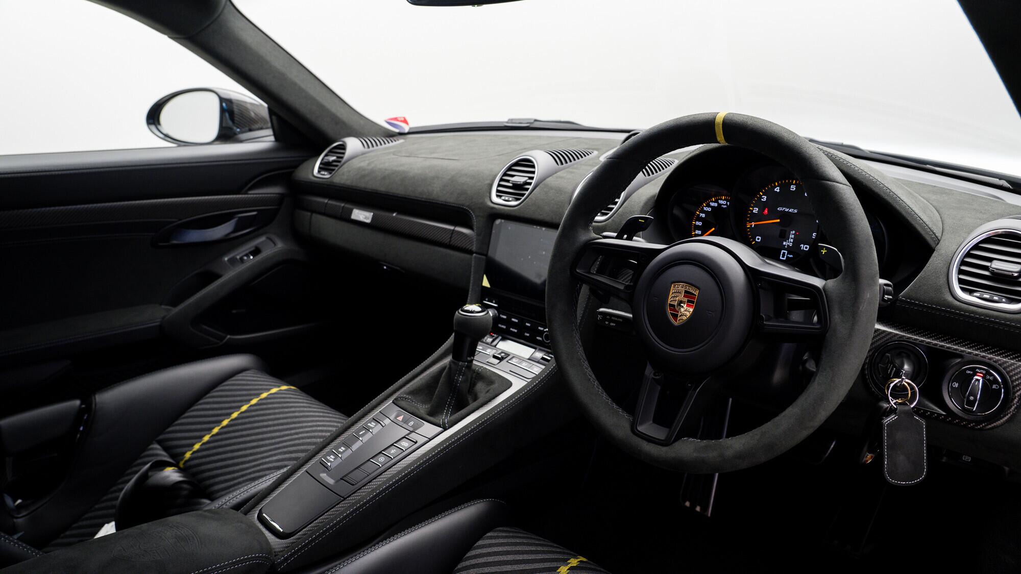 Porsche 718 Cayman view 5