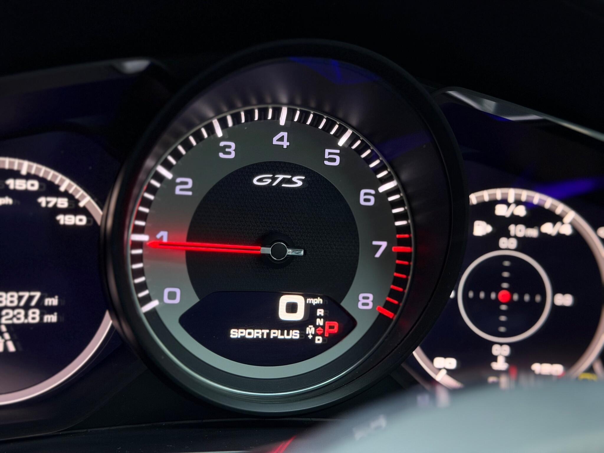 Porsche Cayenne view 59