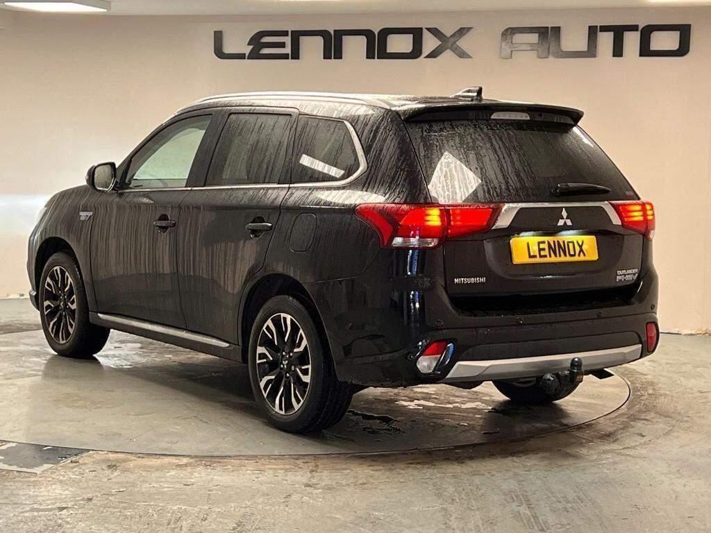 Mitsubishi Outlander view 4