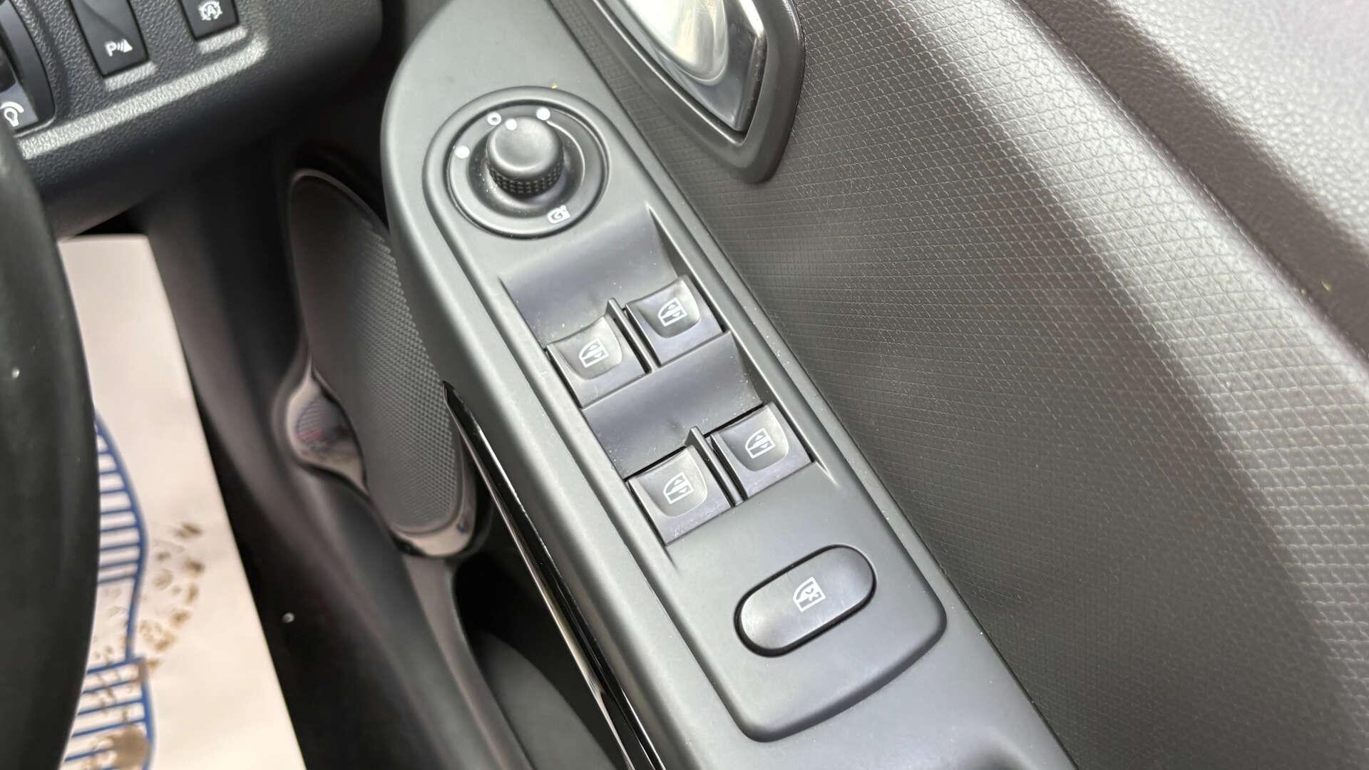 Renault Clio view 23