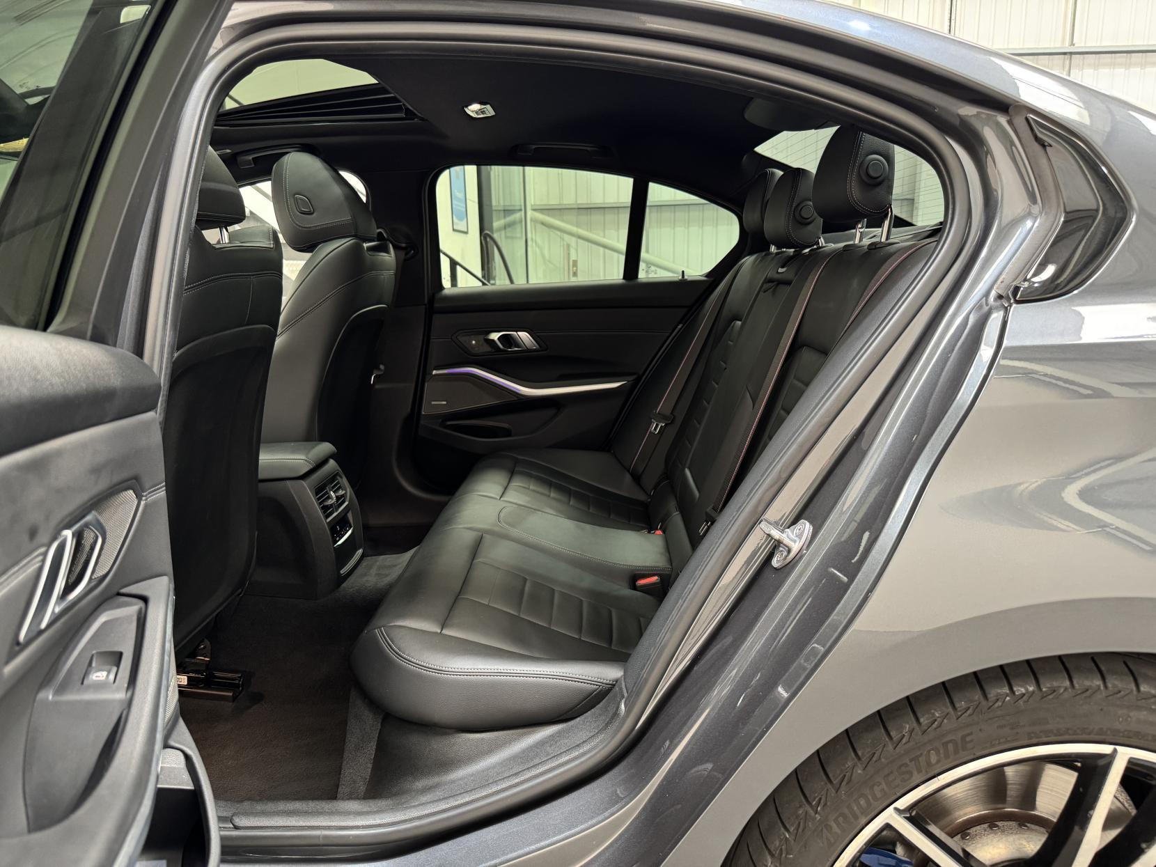 BMW 3 Series view 67