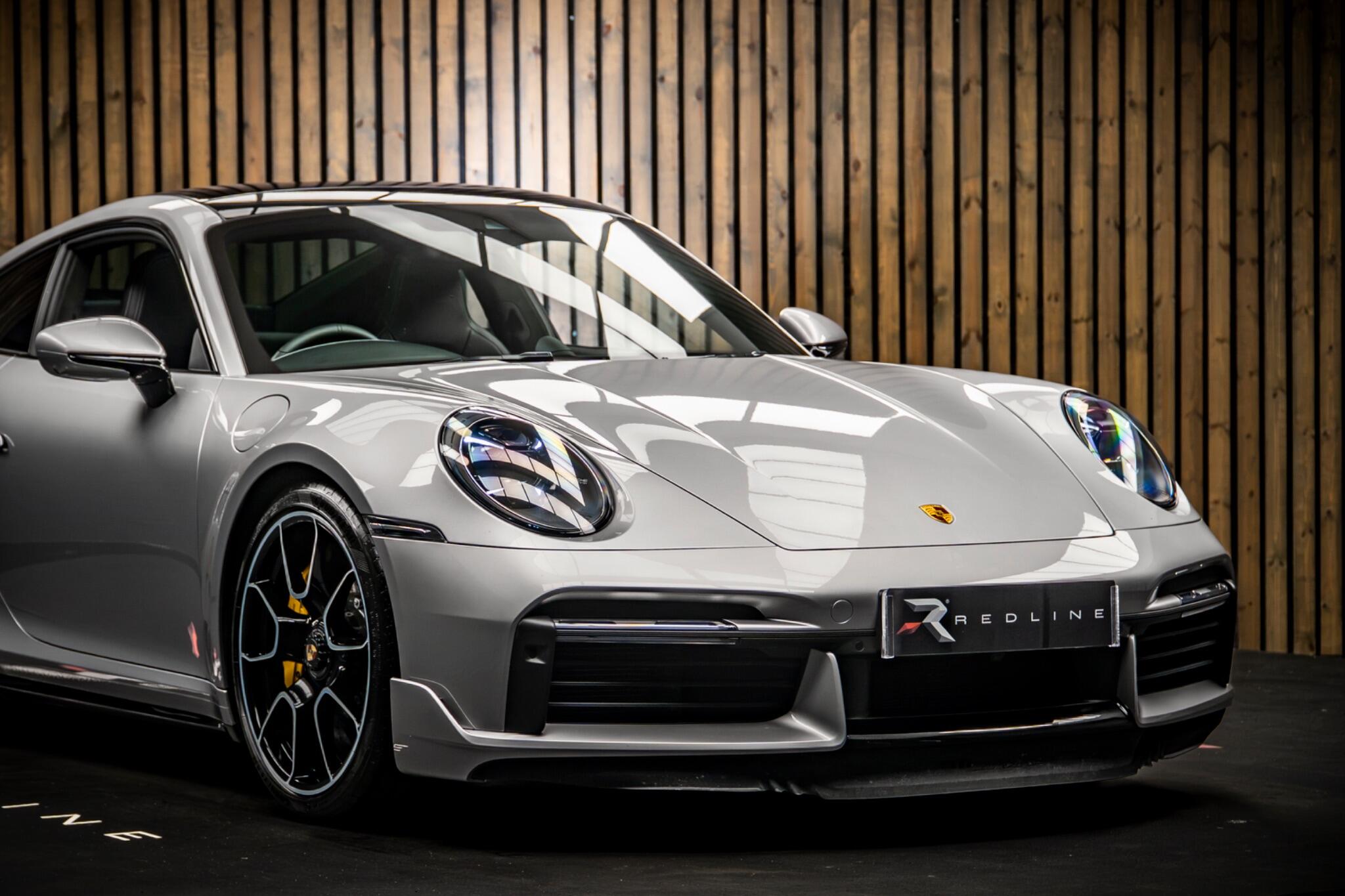 Porsche 911 view 12