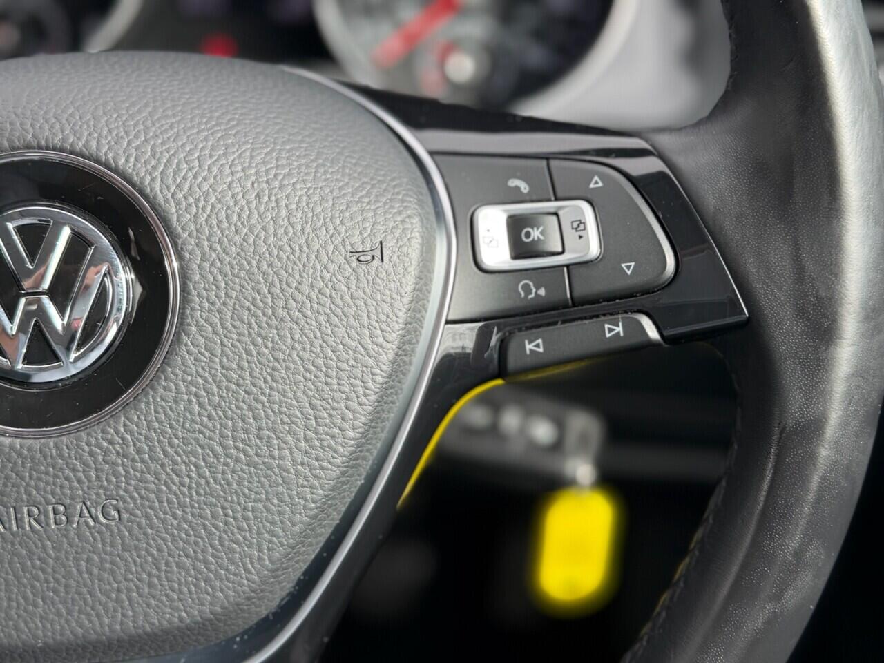 Volkswagen Golf view 28