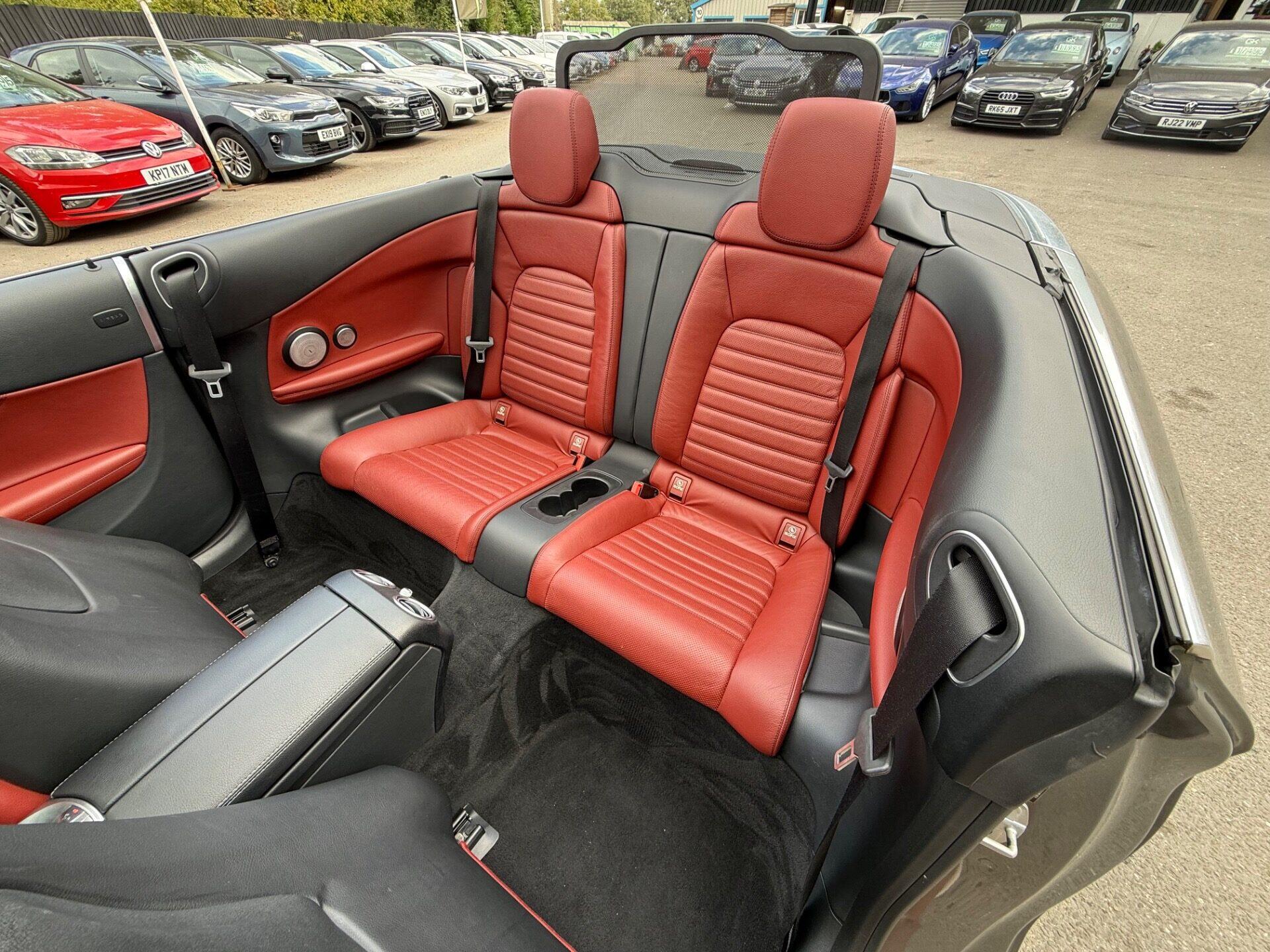 Mercedes-Benz C-Class view 39
