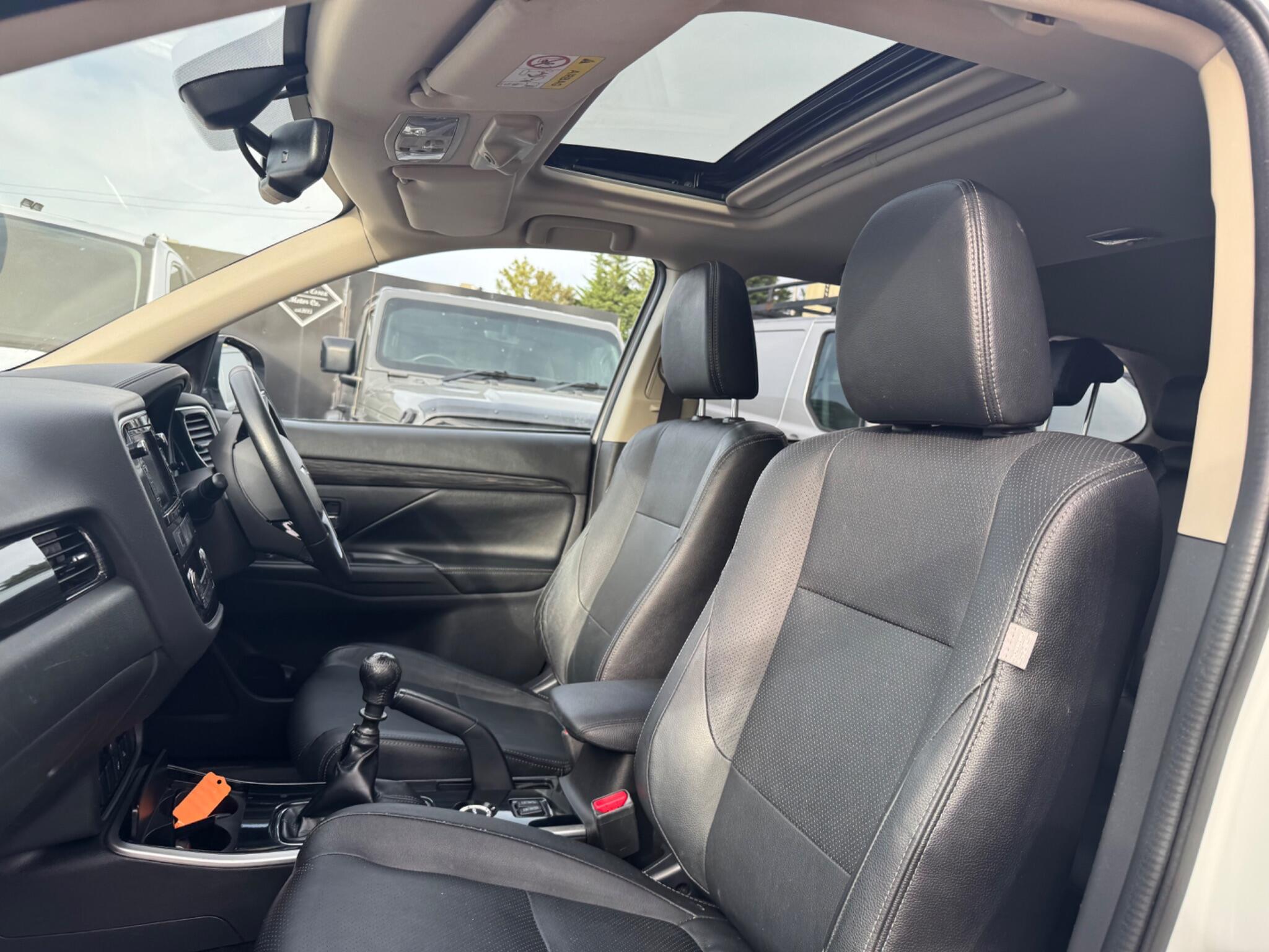 Mitsubishi Outlander view 41