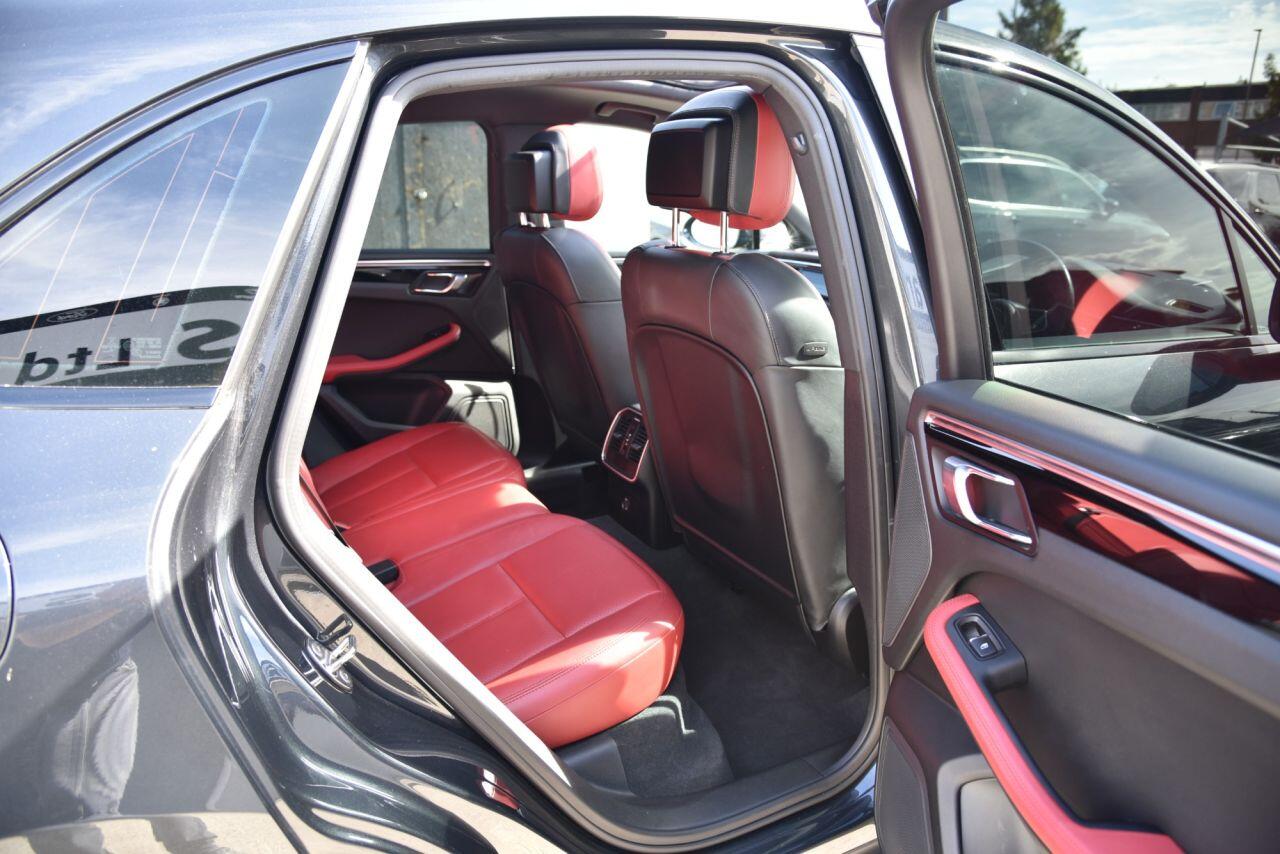 Porsche Macan view 23