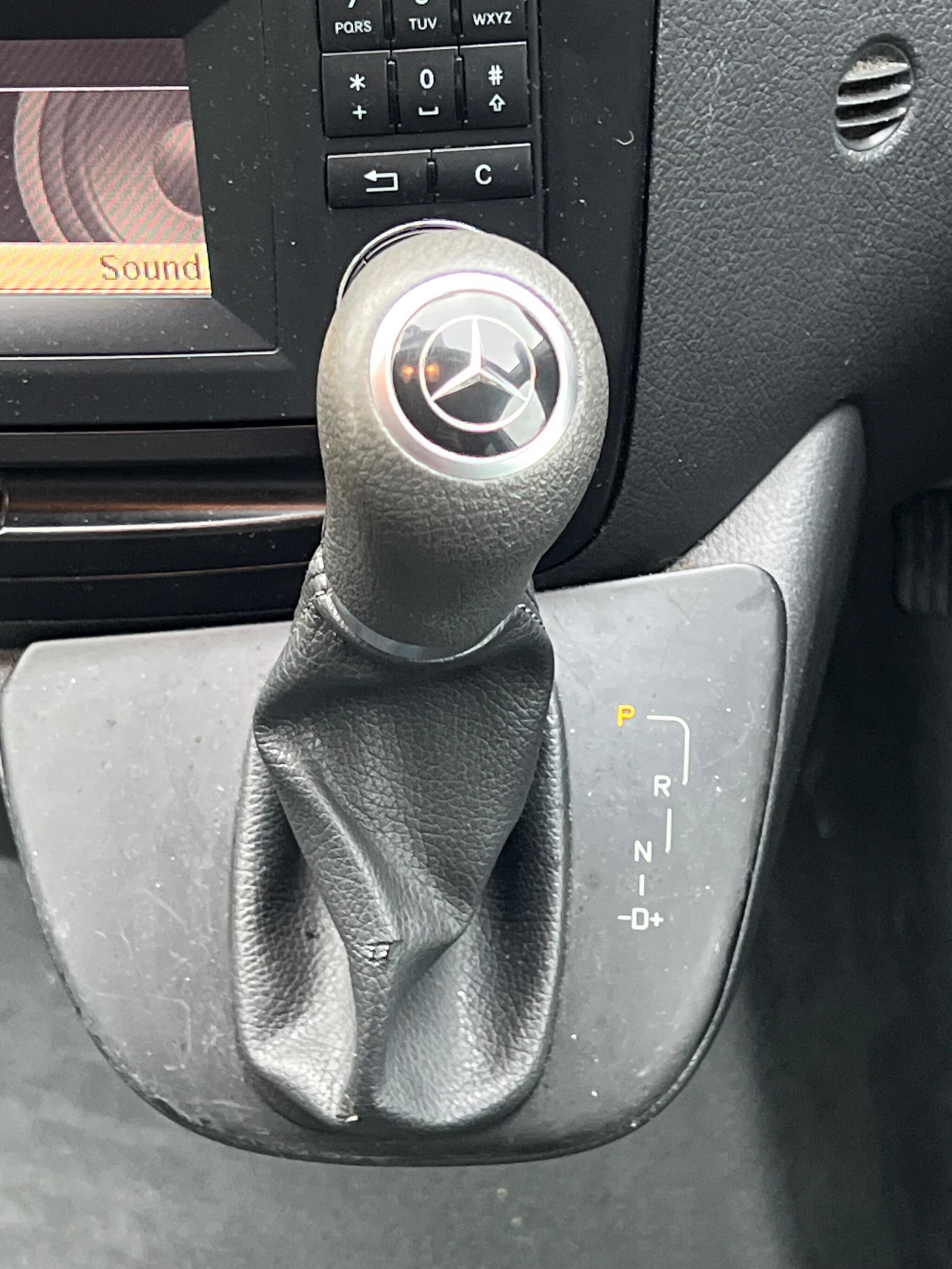 Mercedes-Benz Vito view 28