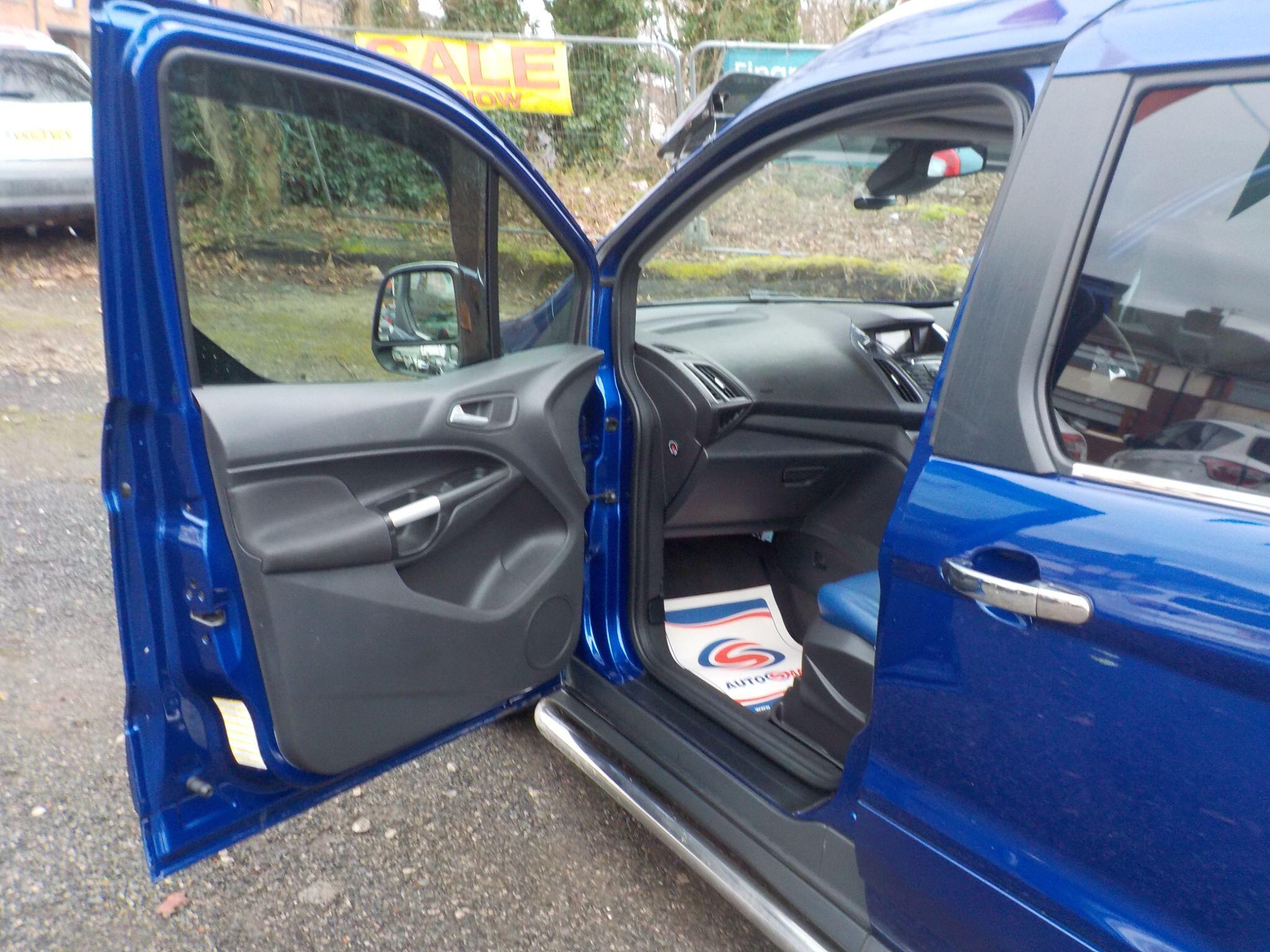 Ford Tourneo Connect 1.6 TDCi Titanium Euro 5 5dr