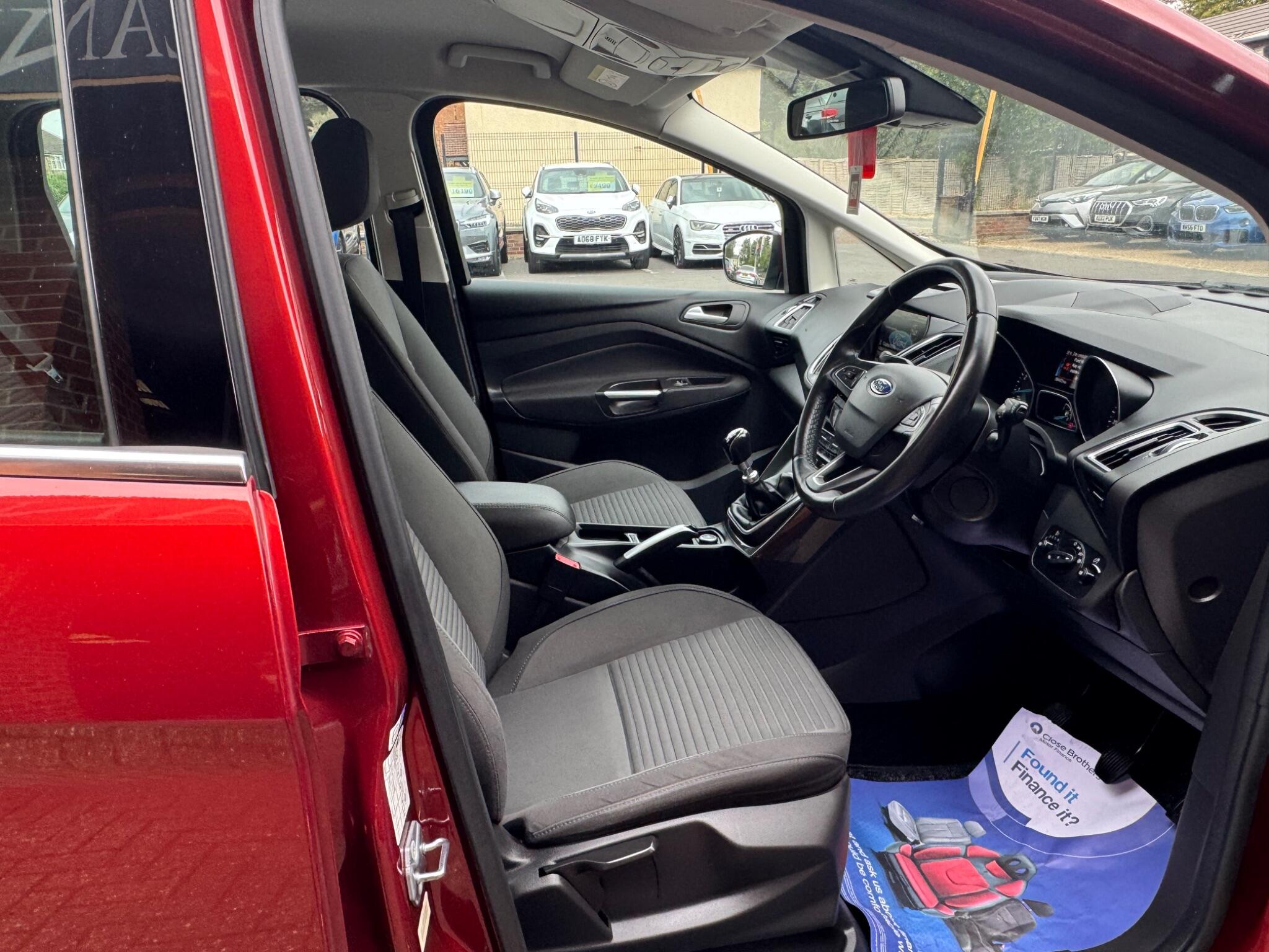 Ford C-Max view 10