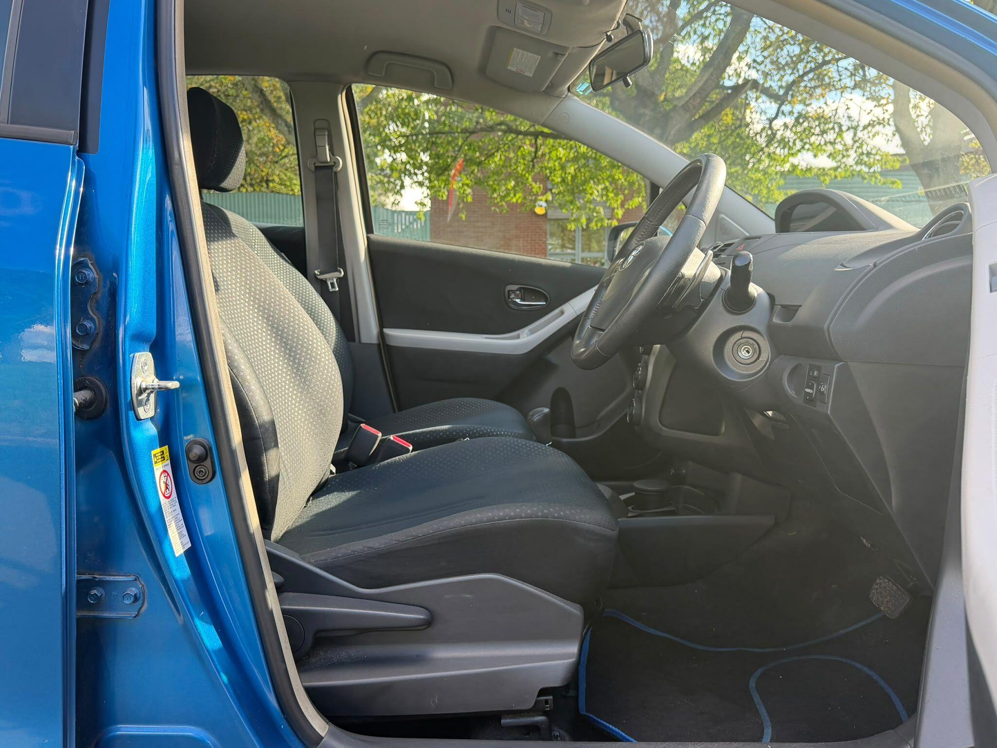 Toyota Yaris view 16