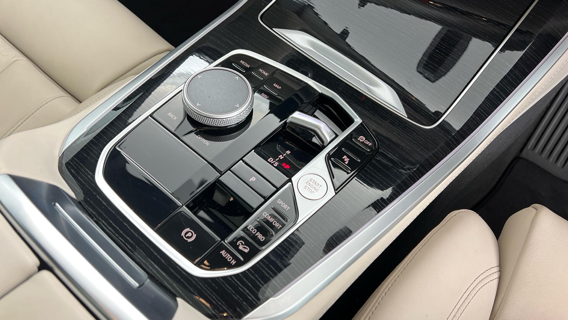 BMW X5 view 10