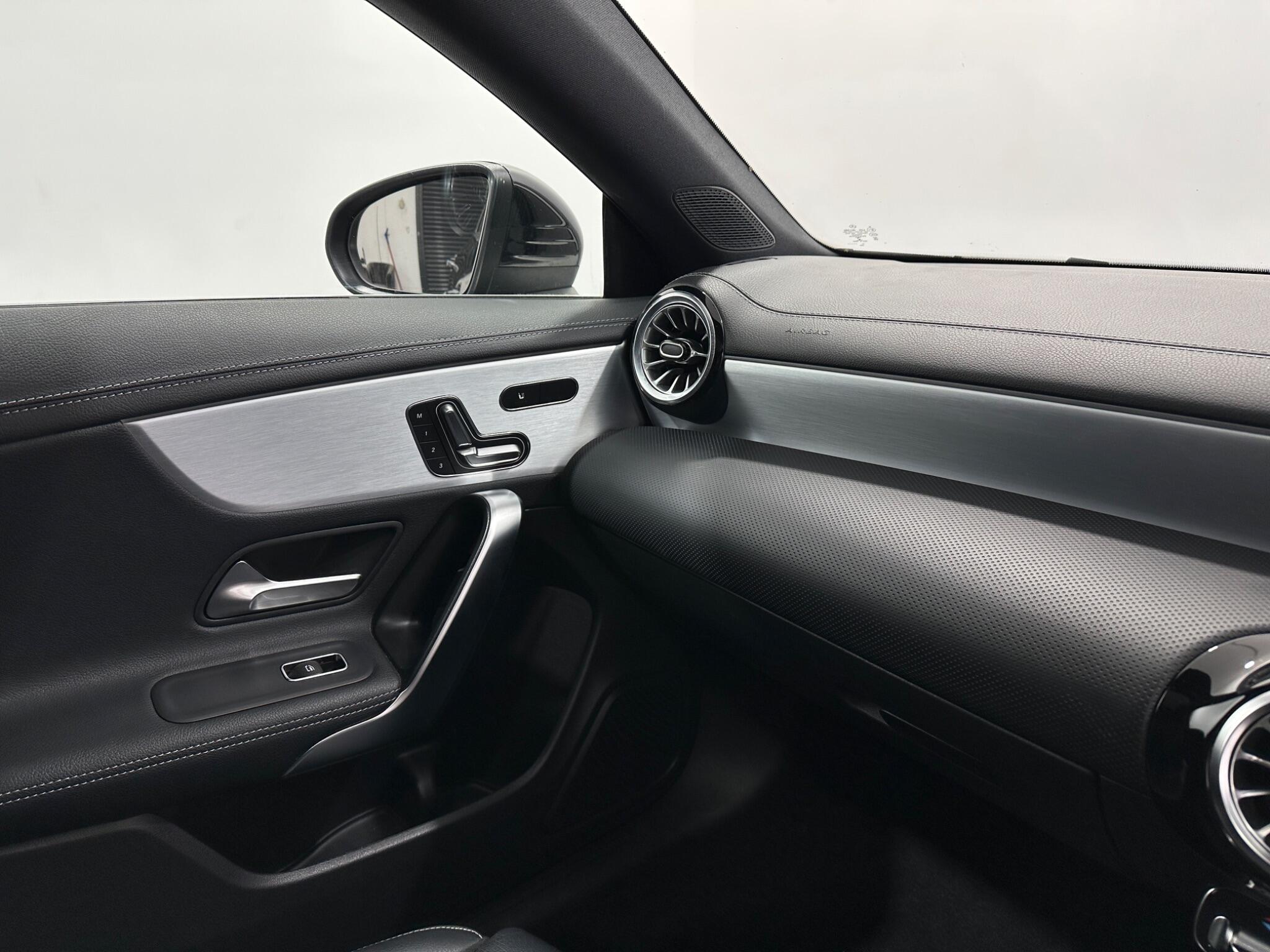Mercedes-Benz Cla view 29