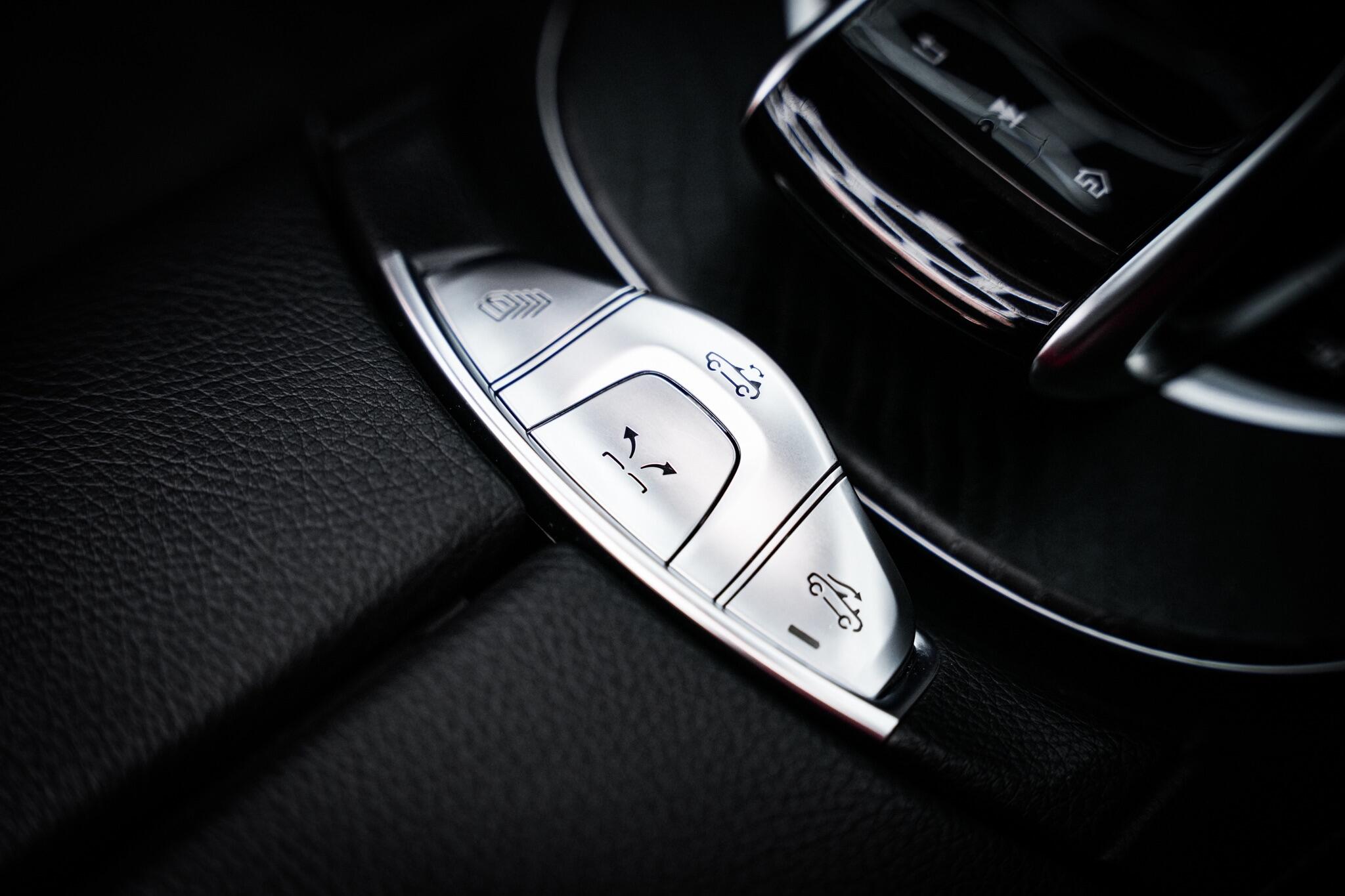Mercedes-Benz E-Class view 40