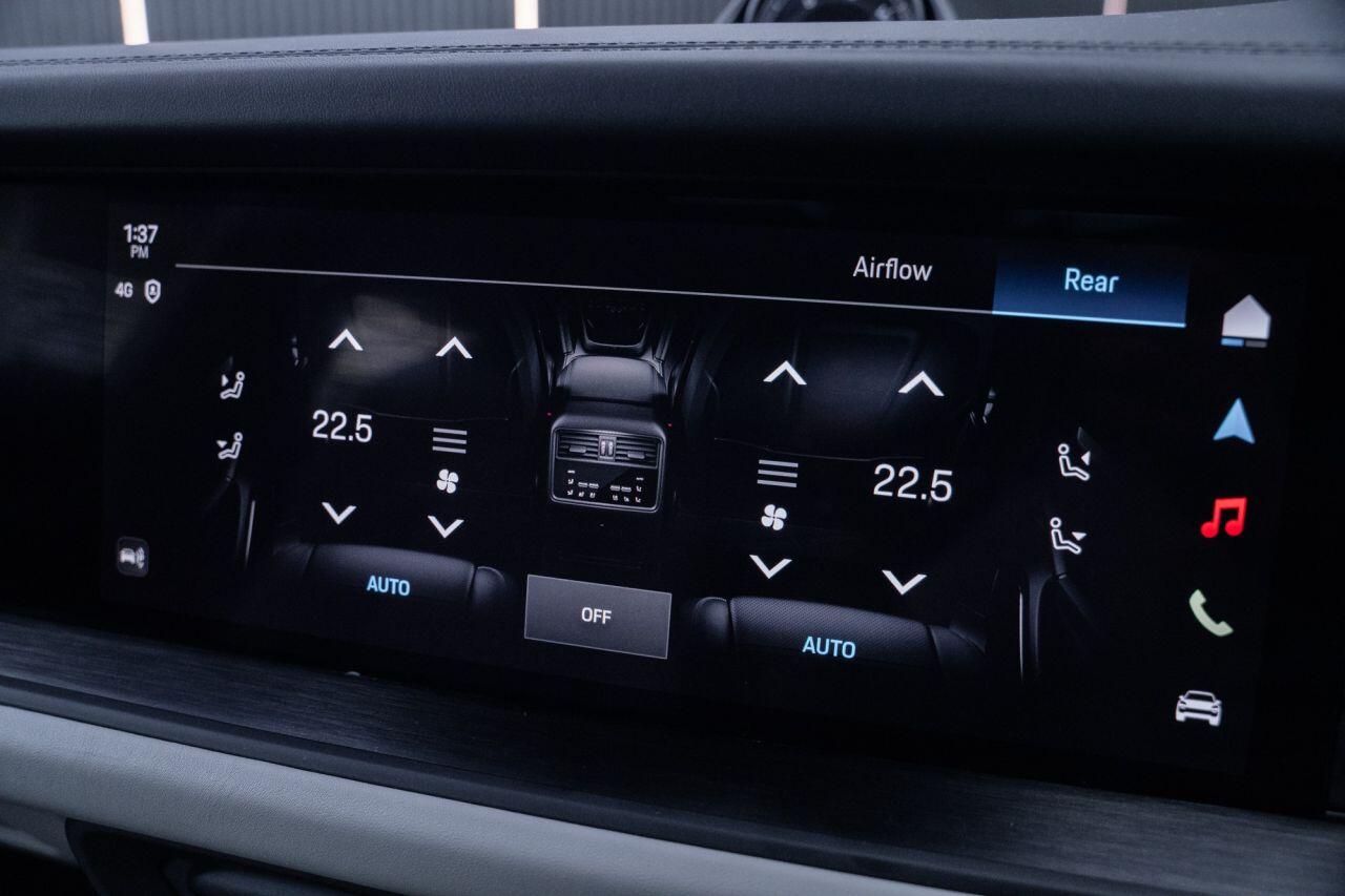 Porsche Cayenne view 32