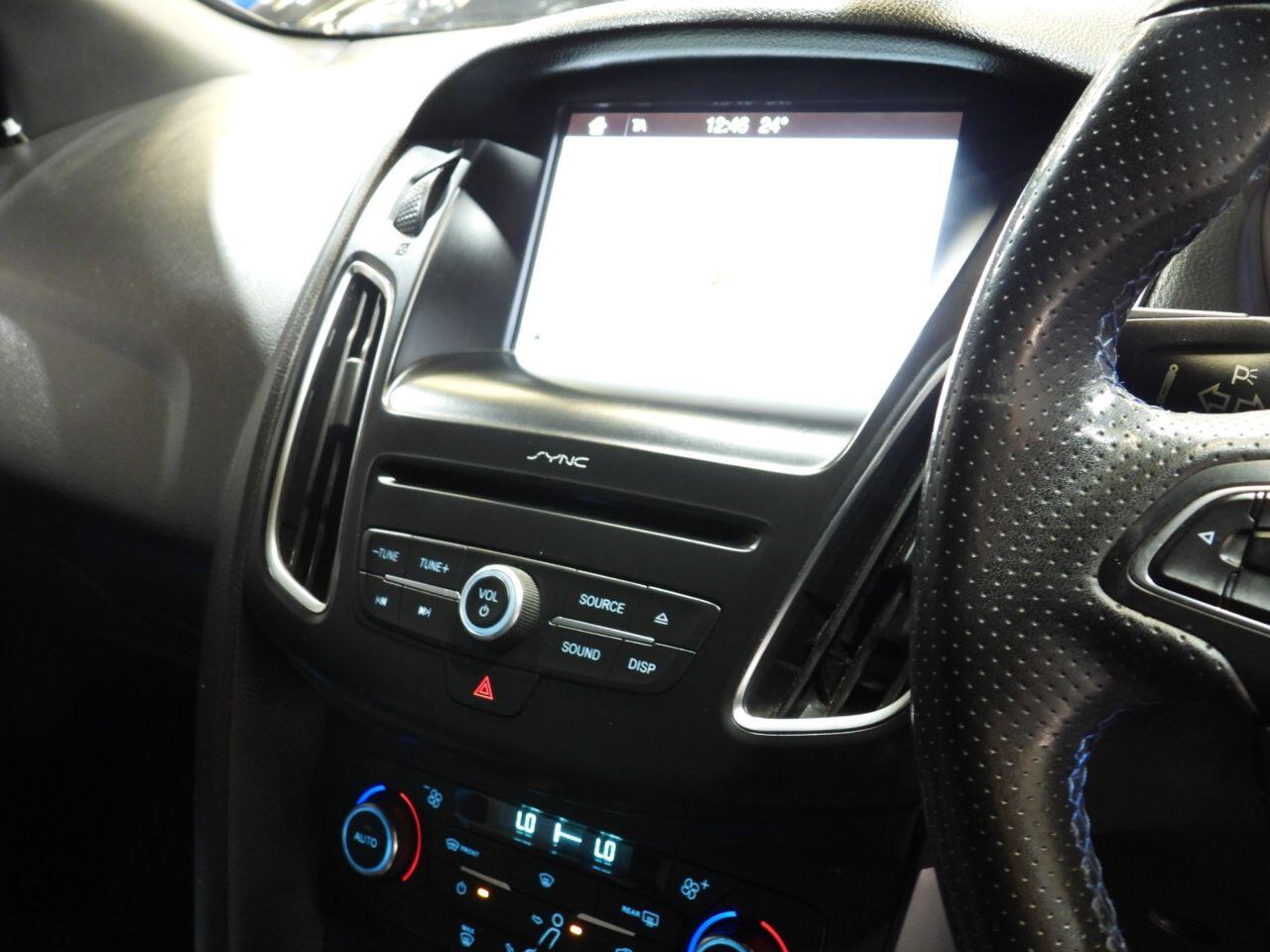Ford Focus view 38