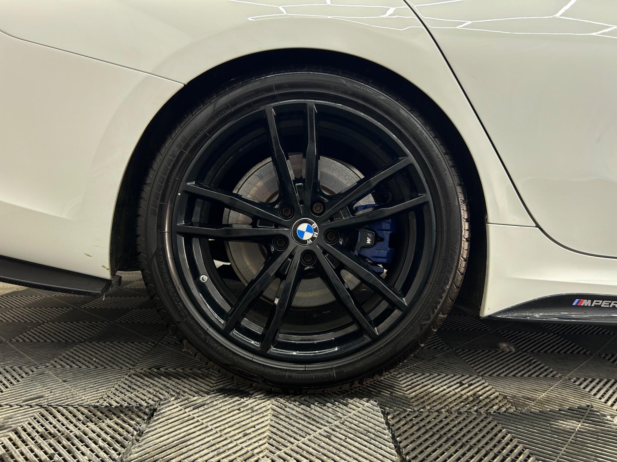 BMW 3 Series view 33