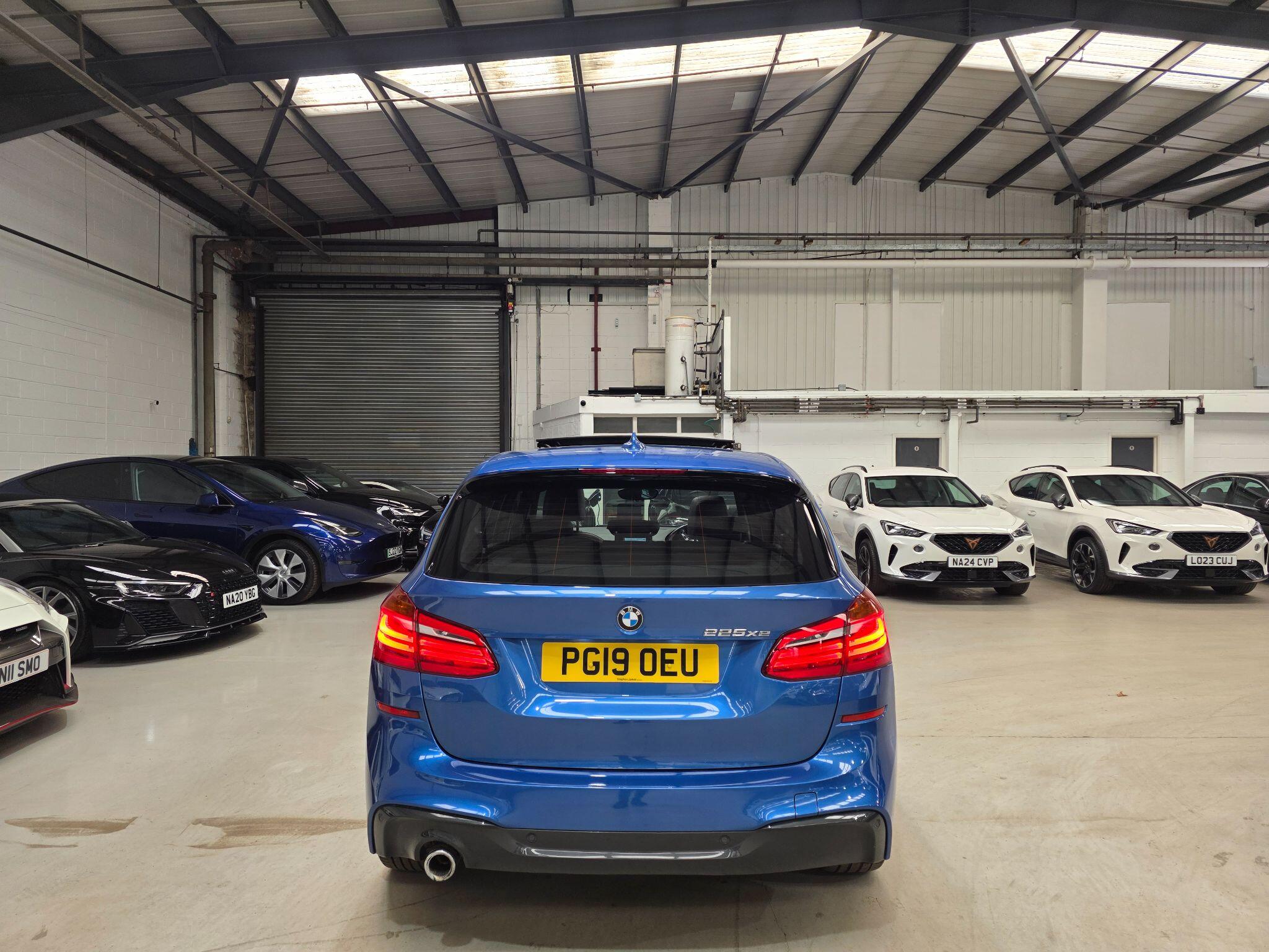 BMW 2 Series Active Tourer view 4
