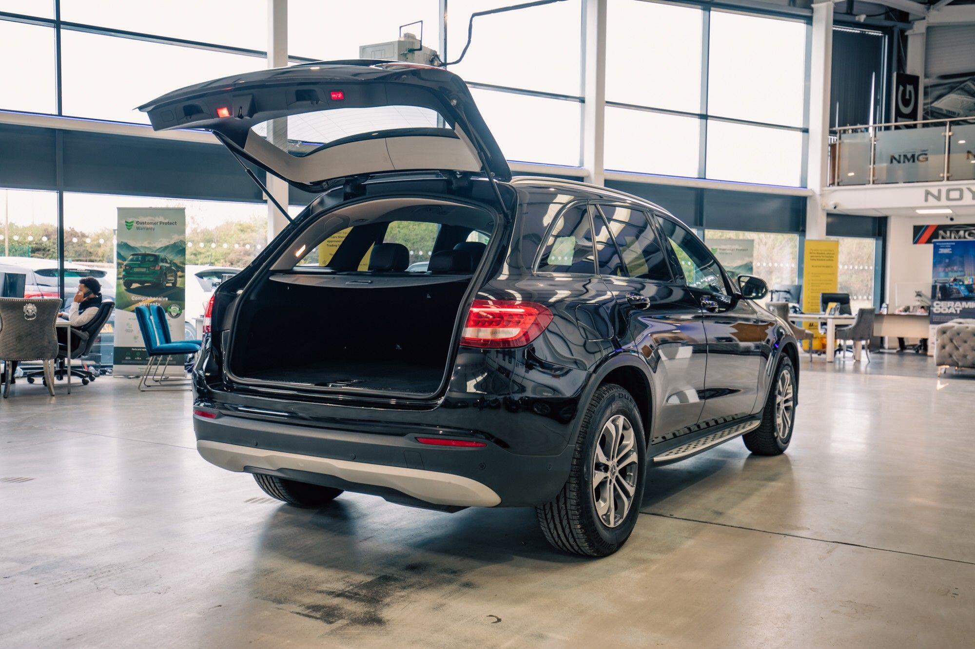Mercedes-Benz GLC view 27